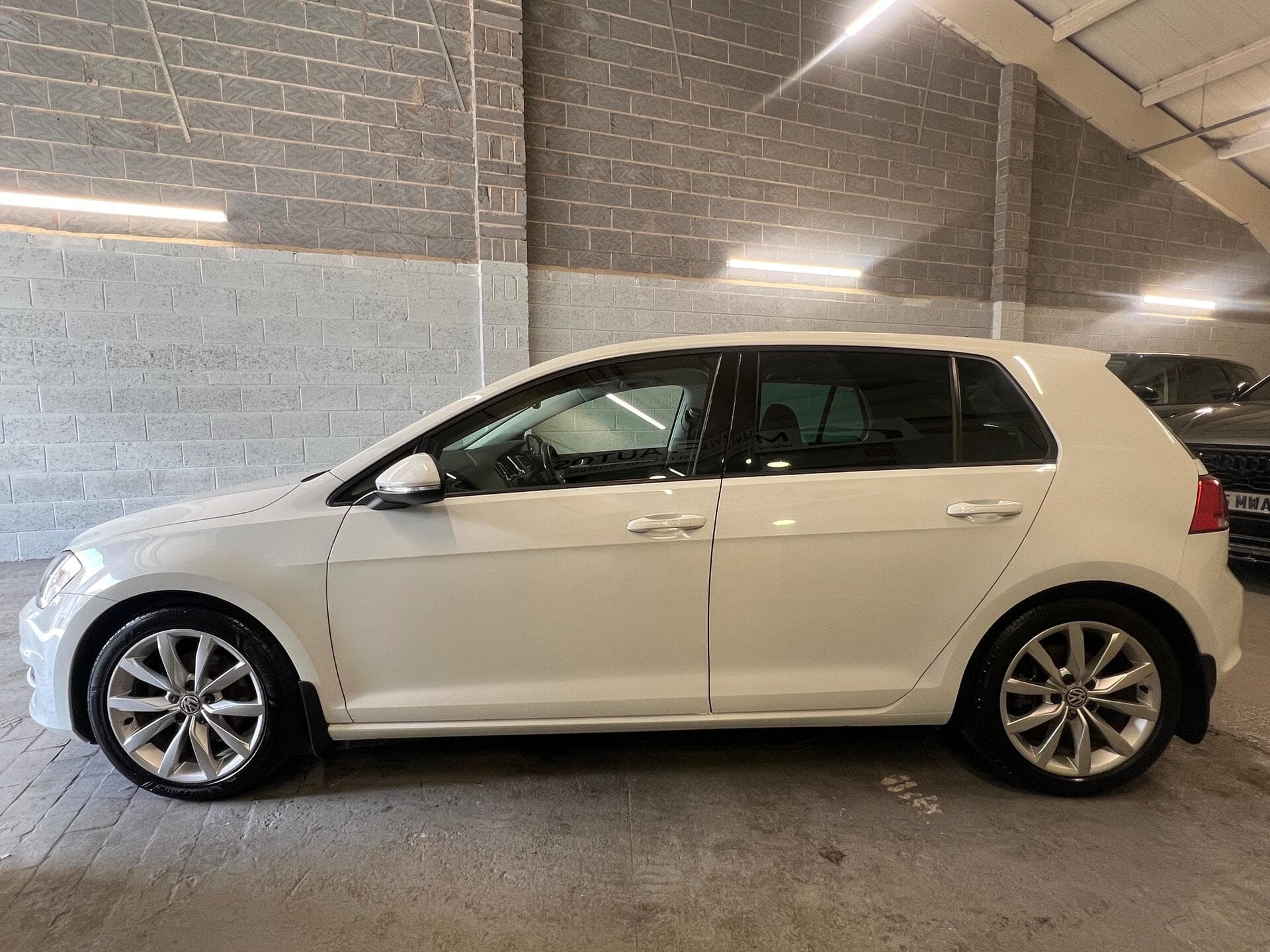 2013 Volkswagen Golf - Image 15