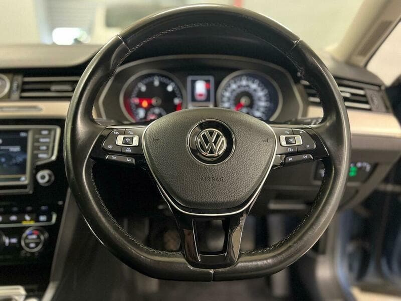 2015 Volkswagen Passat - Image 27