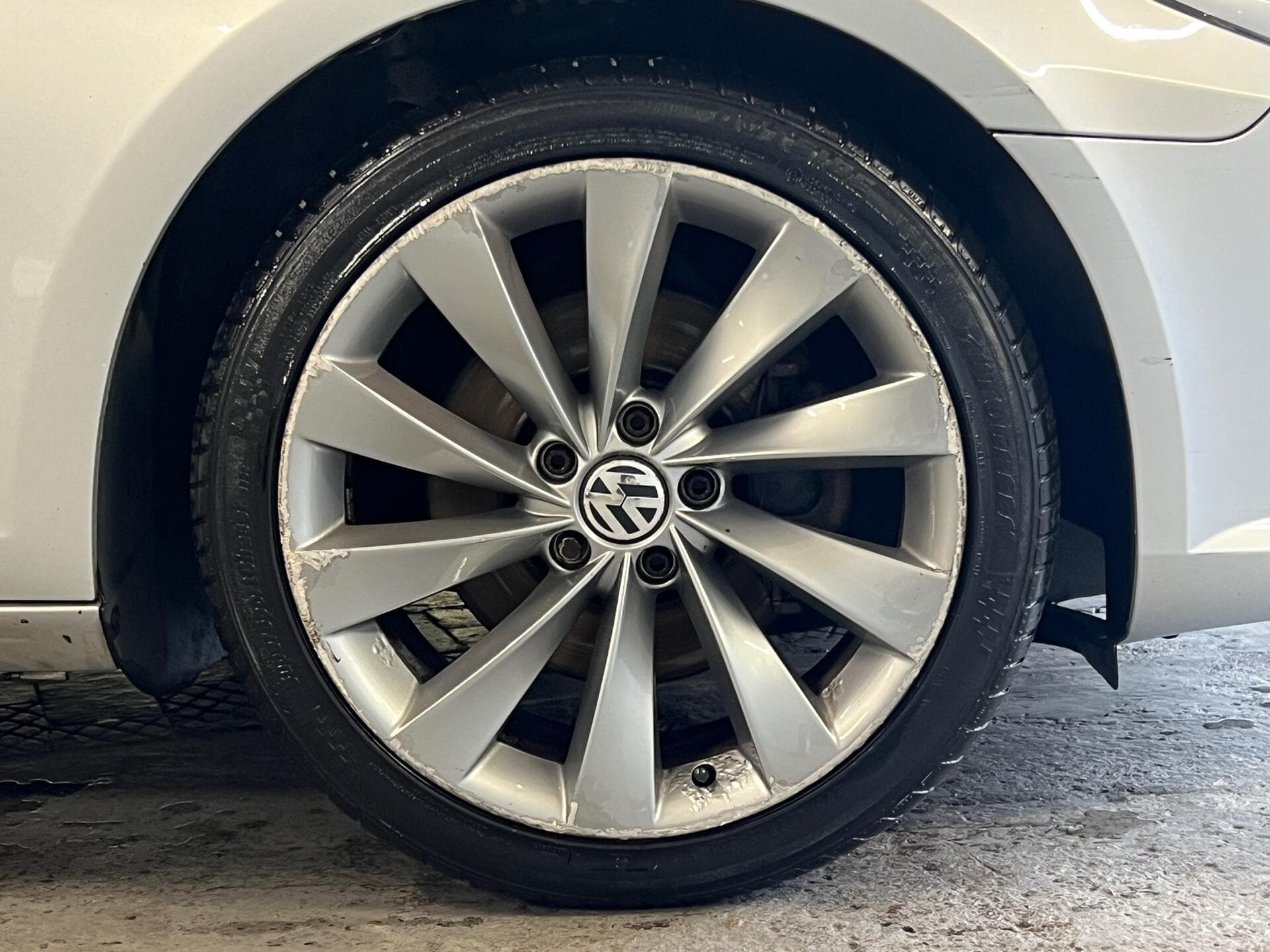 2012 Volkswagen CC - Image 18