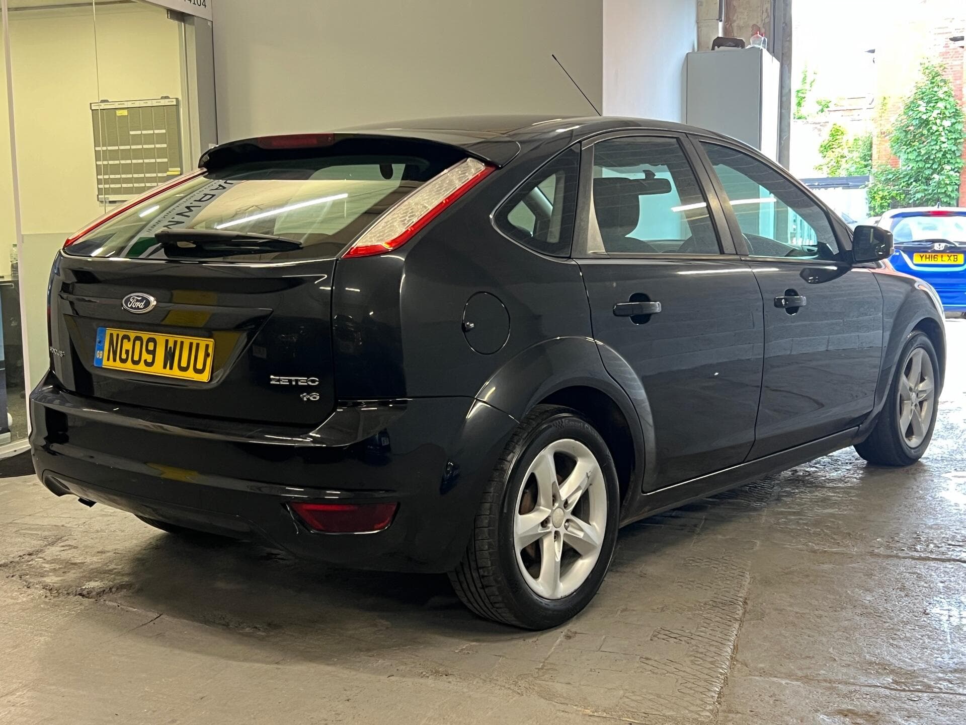 2009 Ford Focus - Image 8