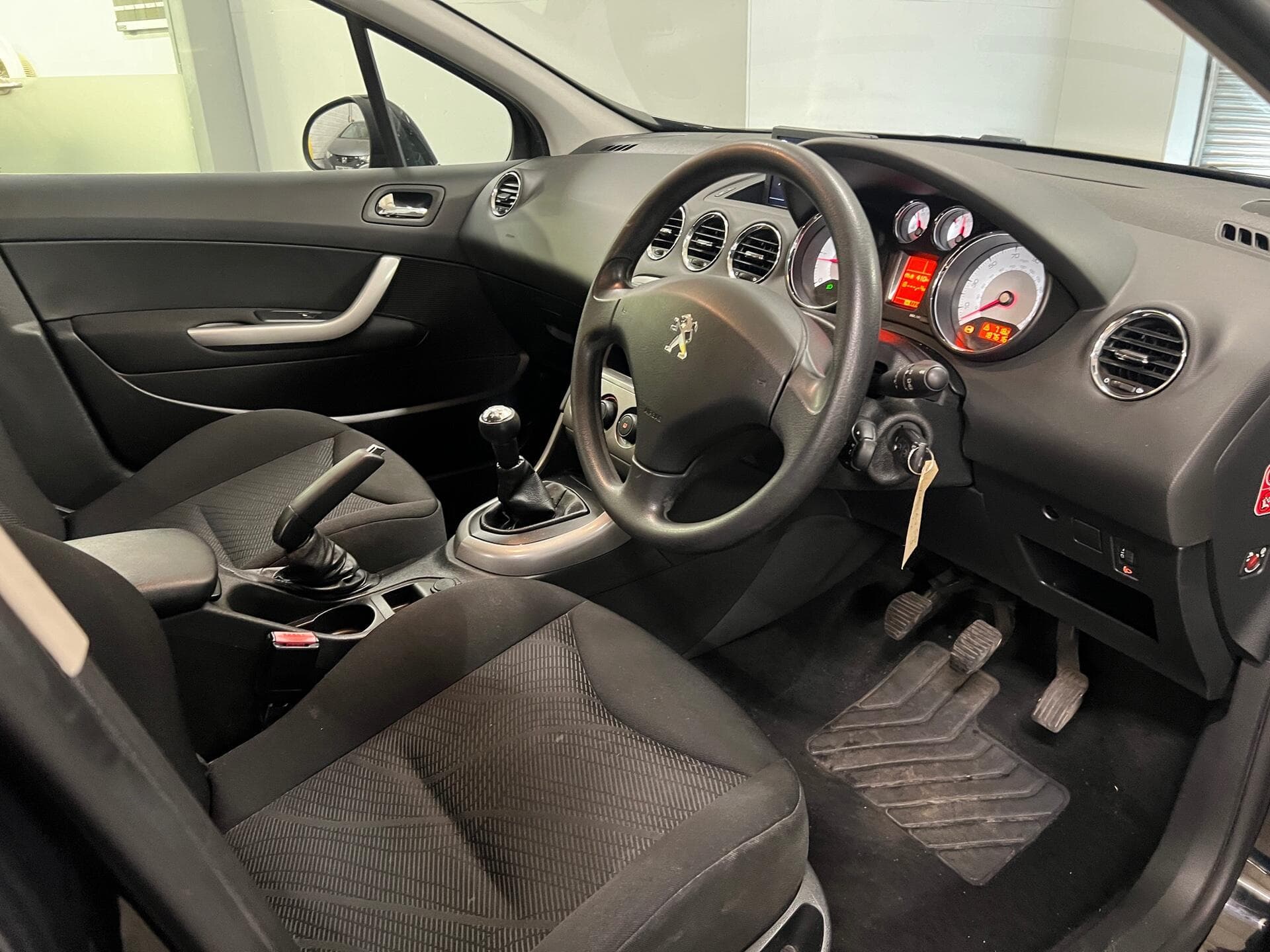 2012 Peugeot 308 - Image 13