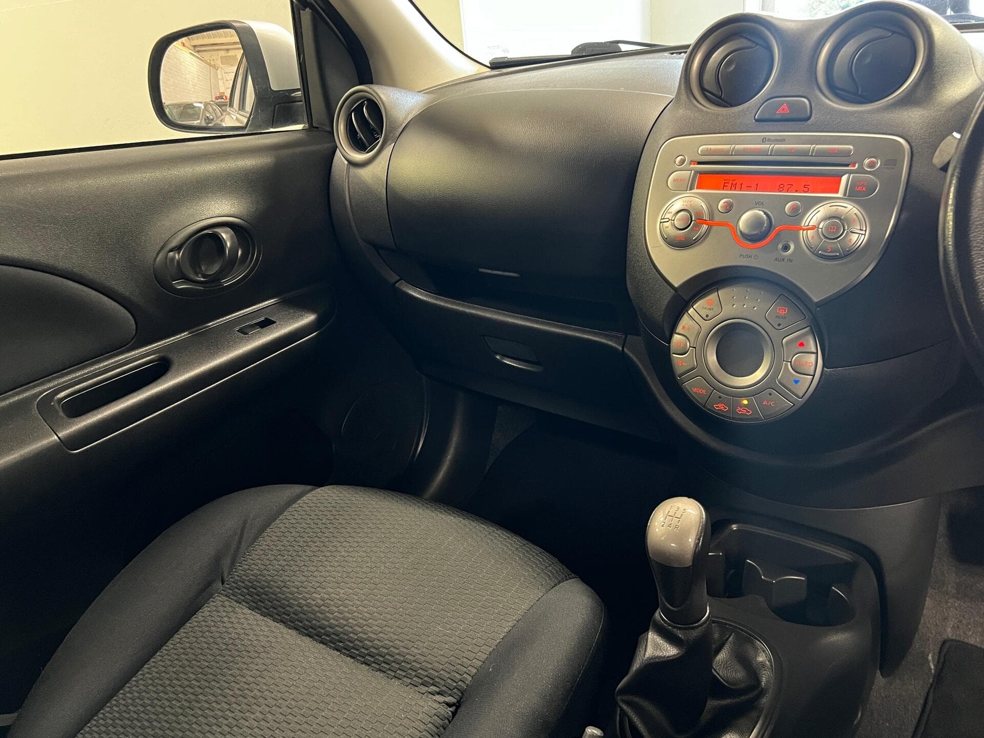 2011 Nissan Micra - Image 28