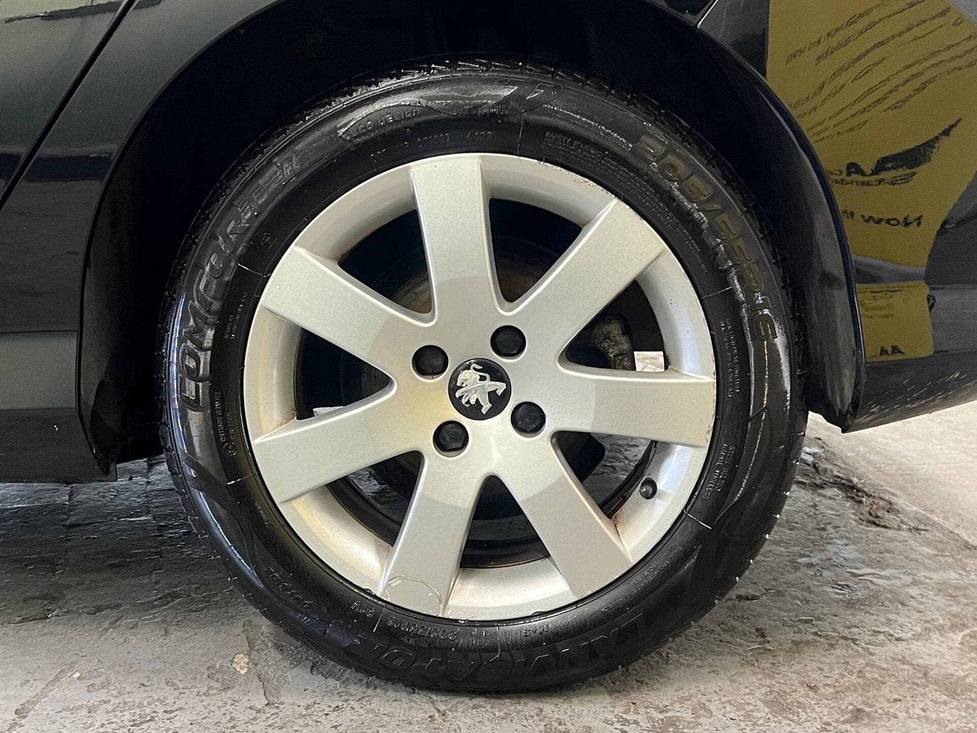 2012 Peugeot 308 - Image 10