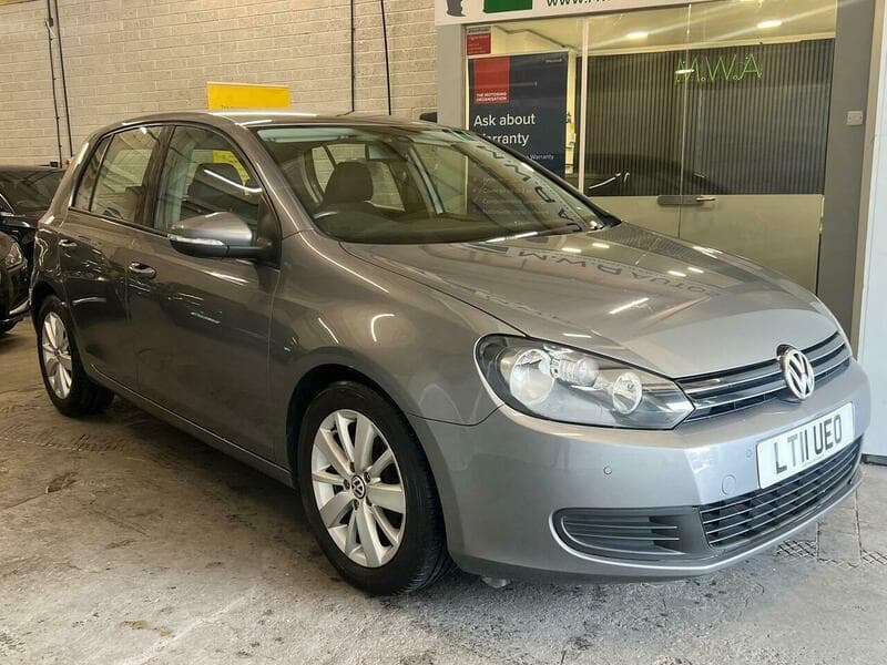 2011 Volkswagen Golf - Image 3