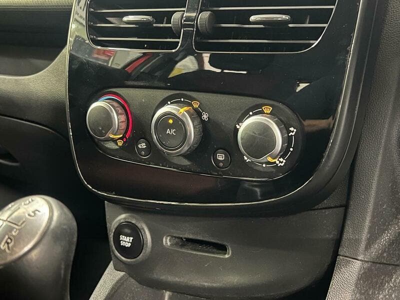 2016 Renault Clio - Image 42