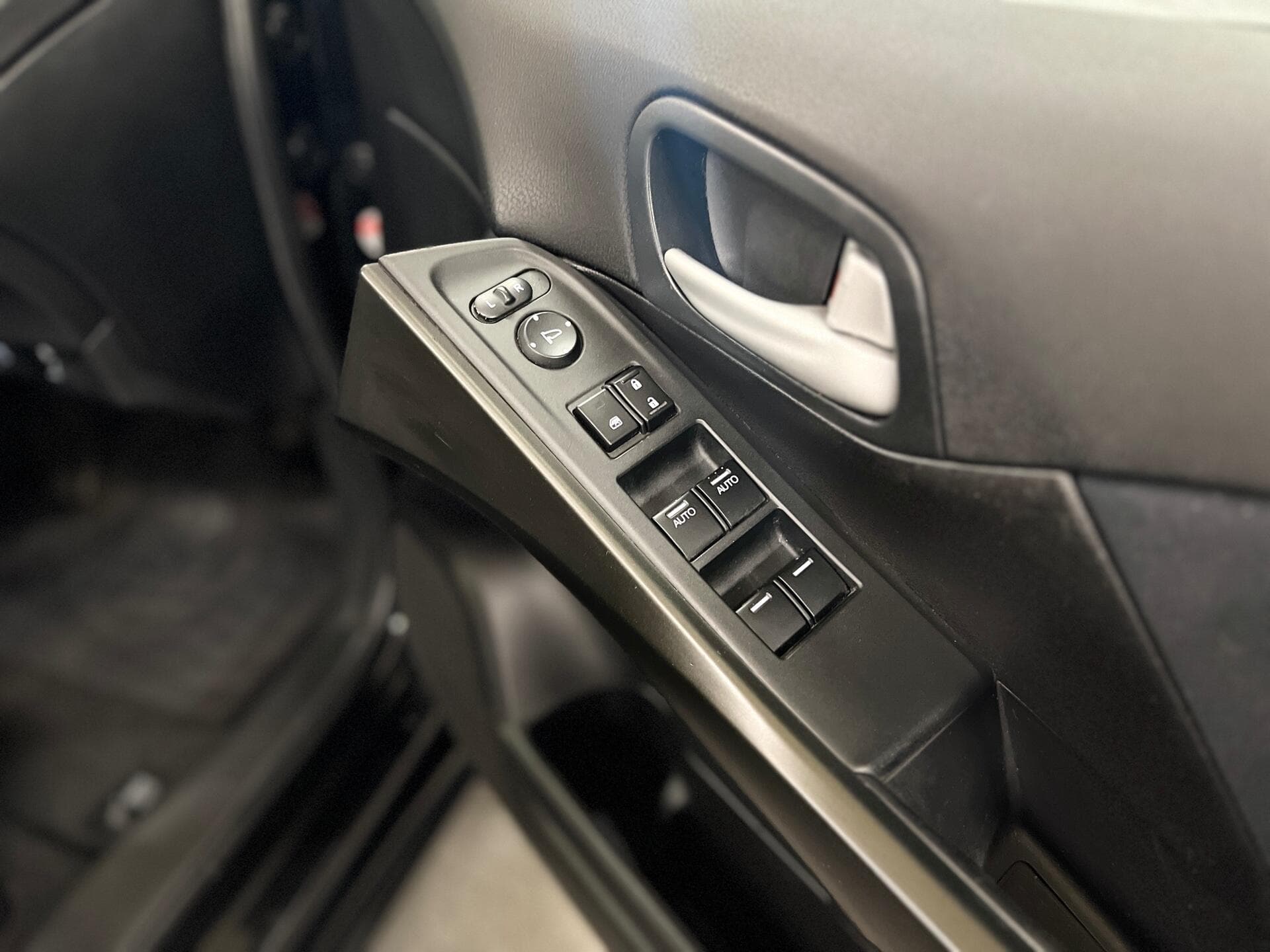 2015 Honda Civic - Image 28