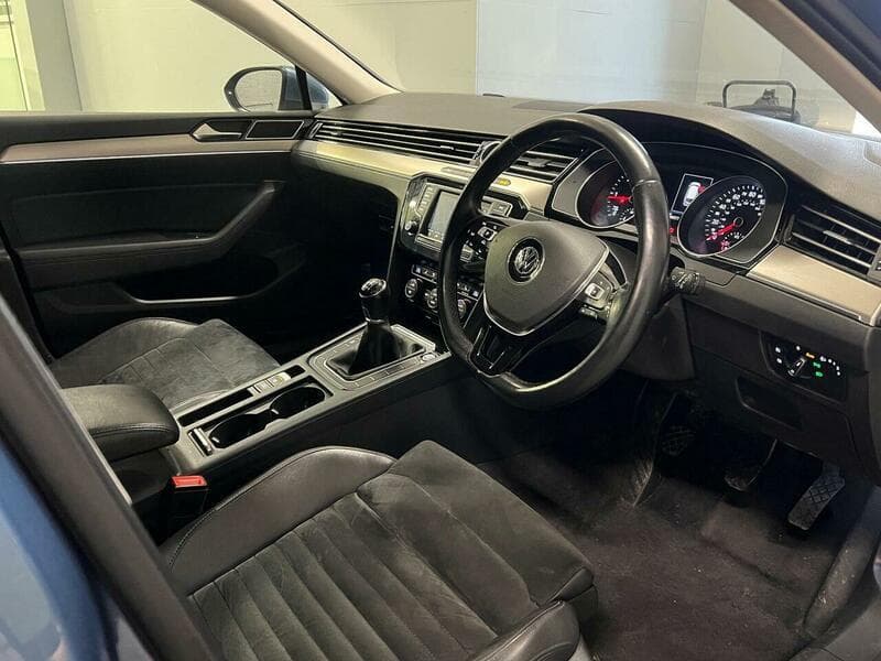 2015 Volkswagen Passat - Image 53