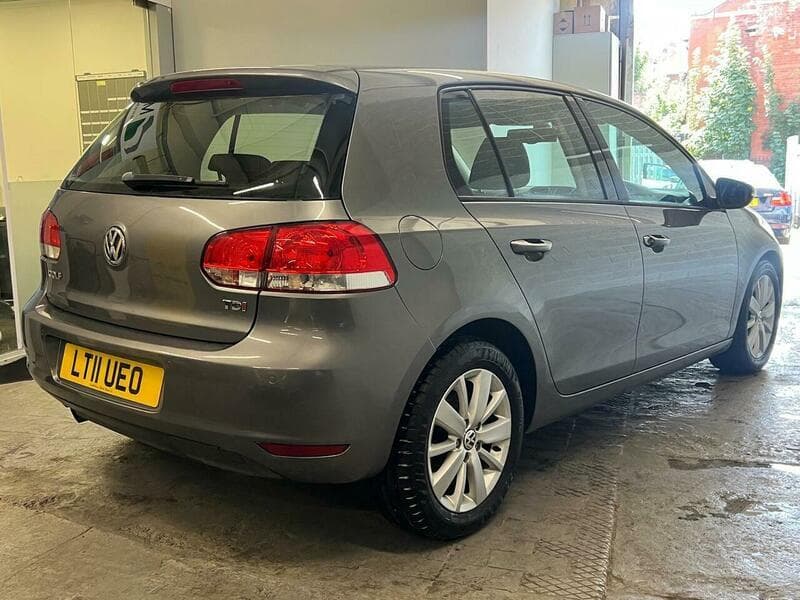 2011 Volkswagen Golf - Image 5