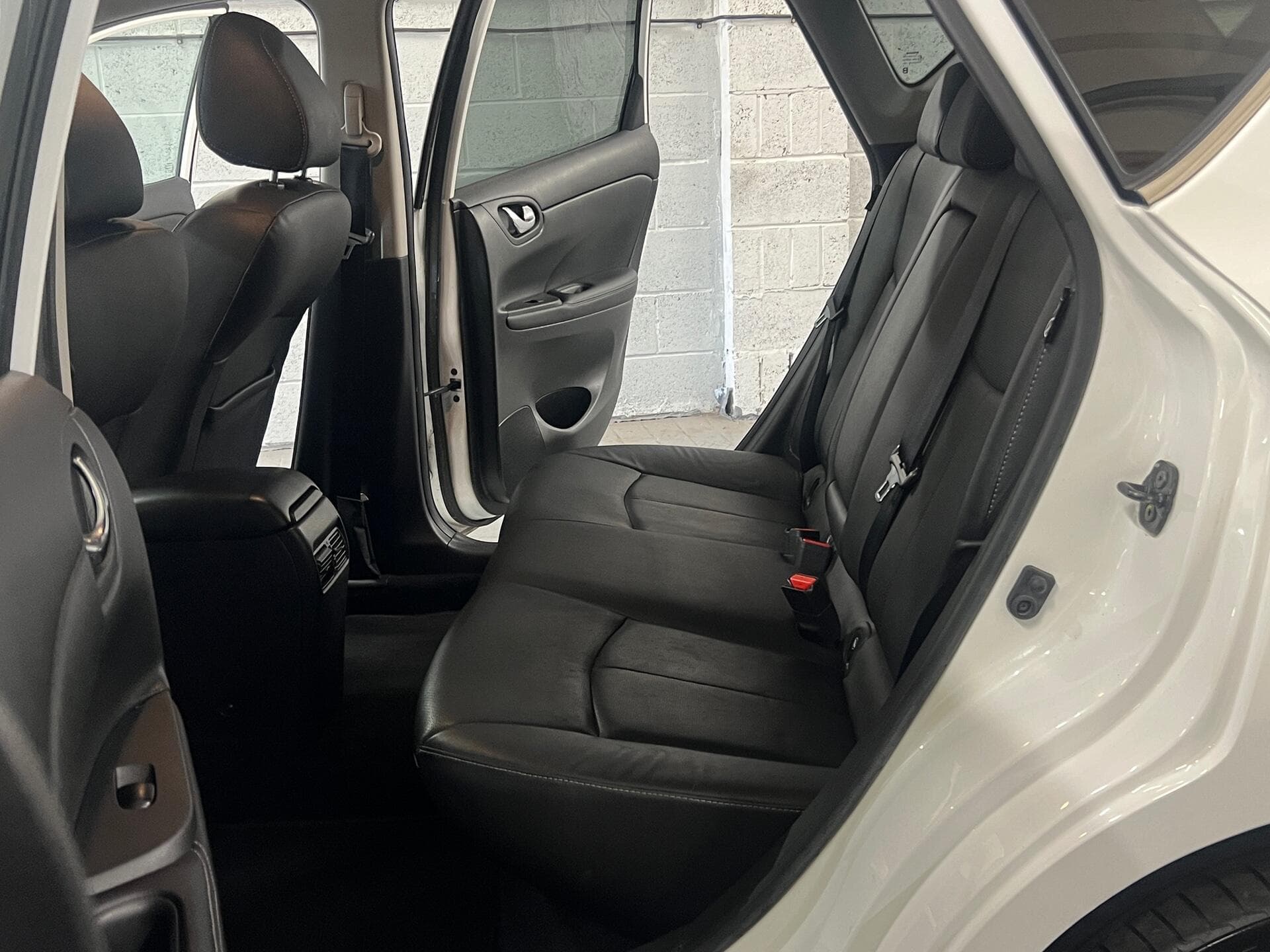 2015 Nissan Pulsar - Image 43
