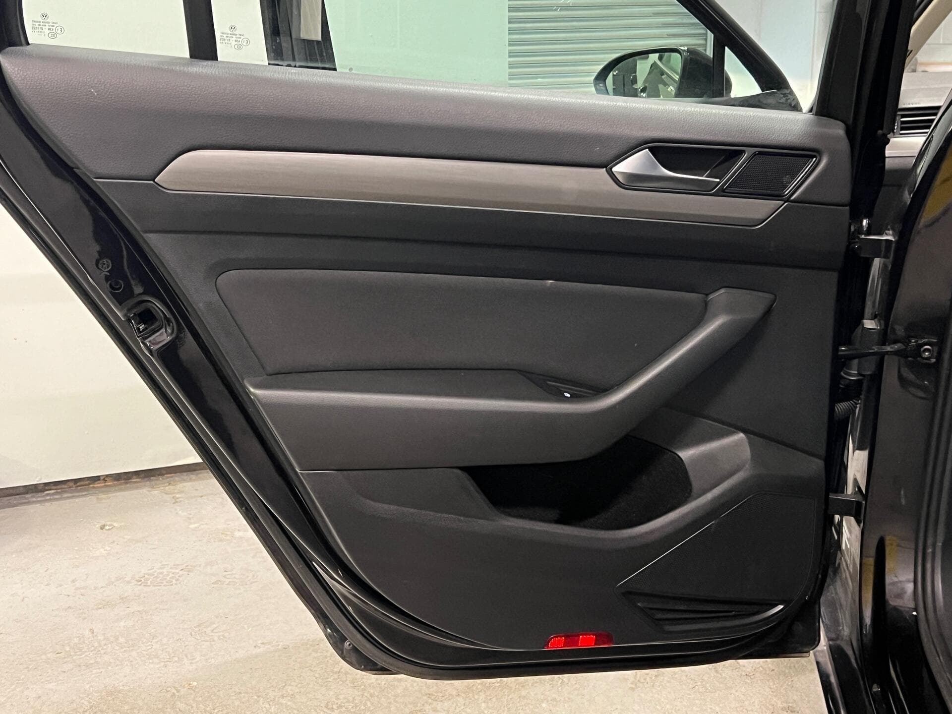 2015 Volkswagen Passat - Image 48