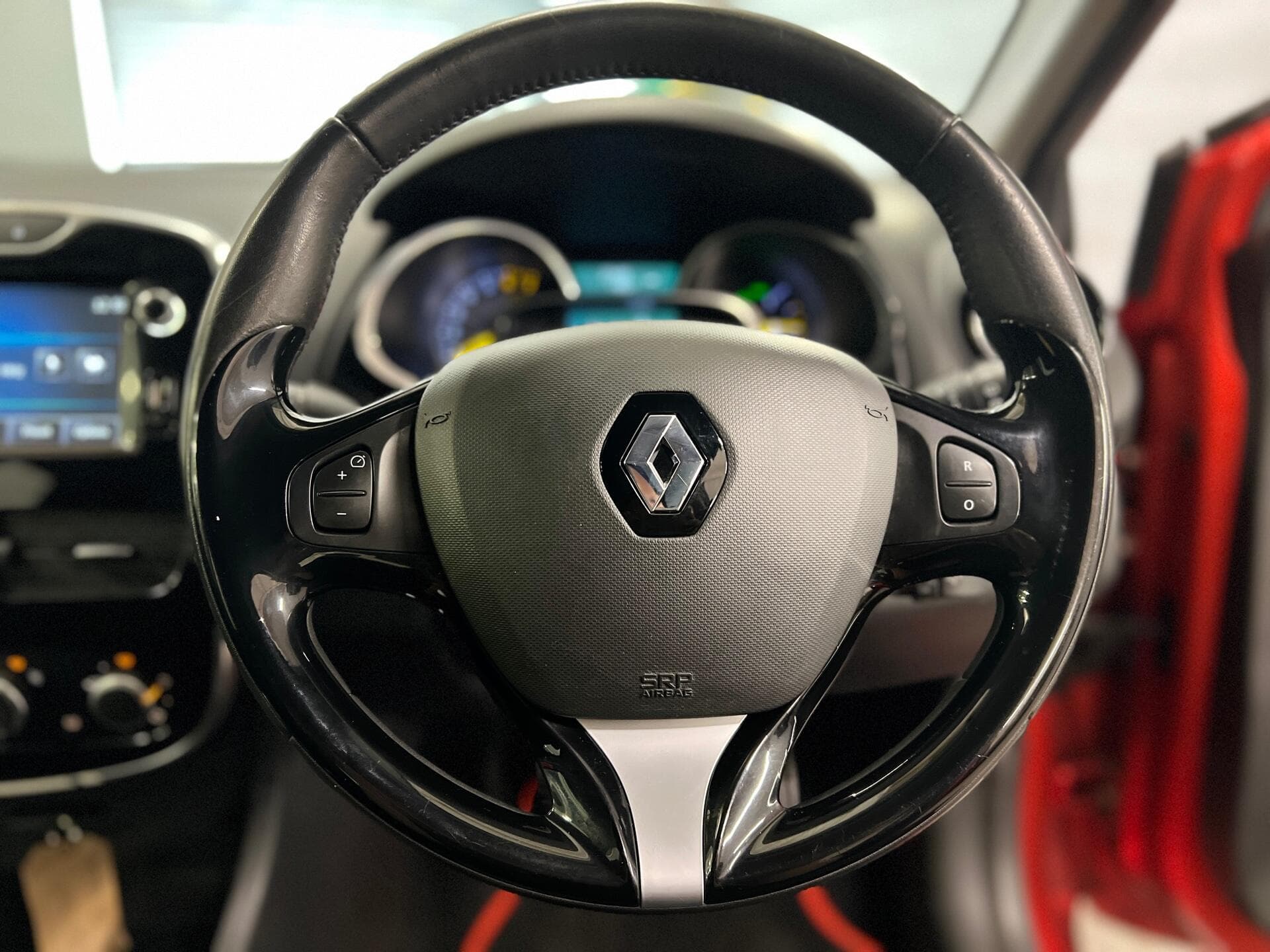 2015 Renault Clio - Image 25