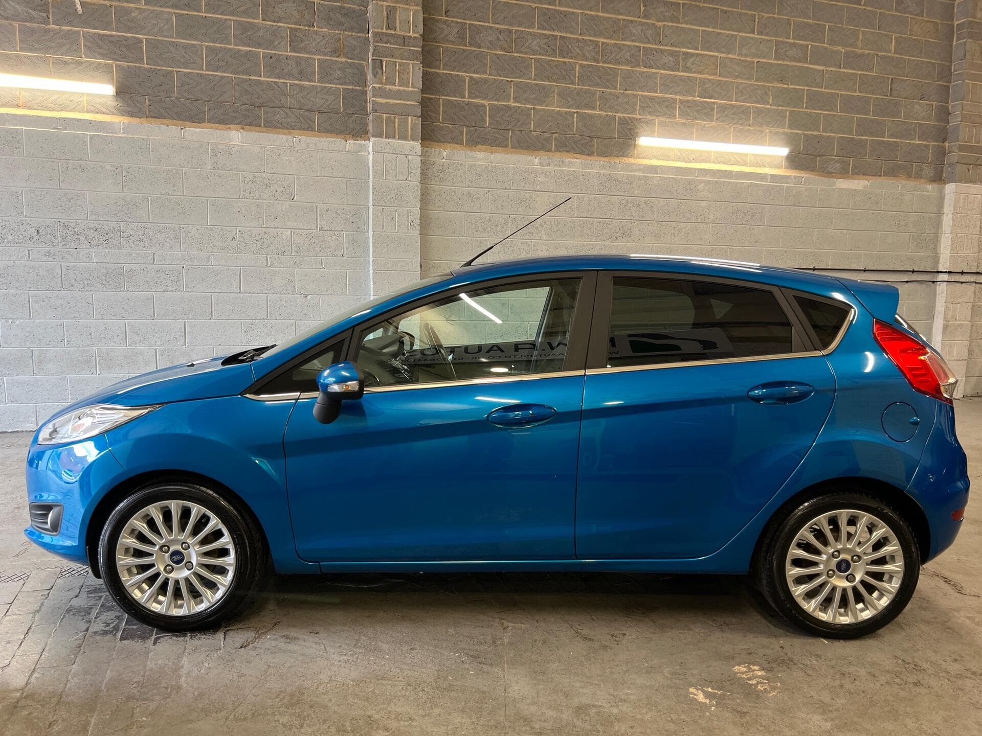 2014 Ford Fiesta - Image 10