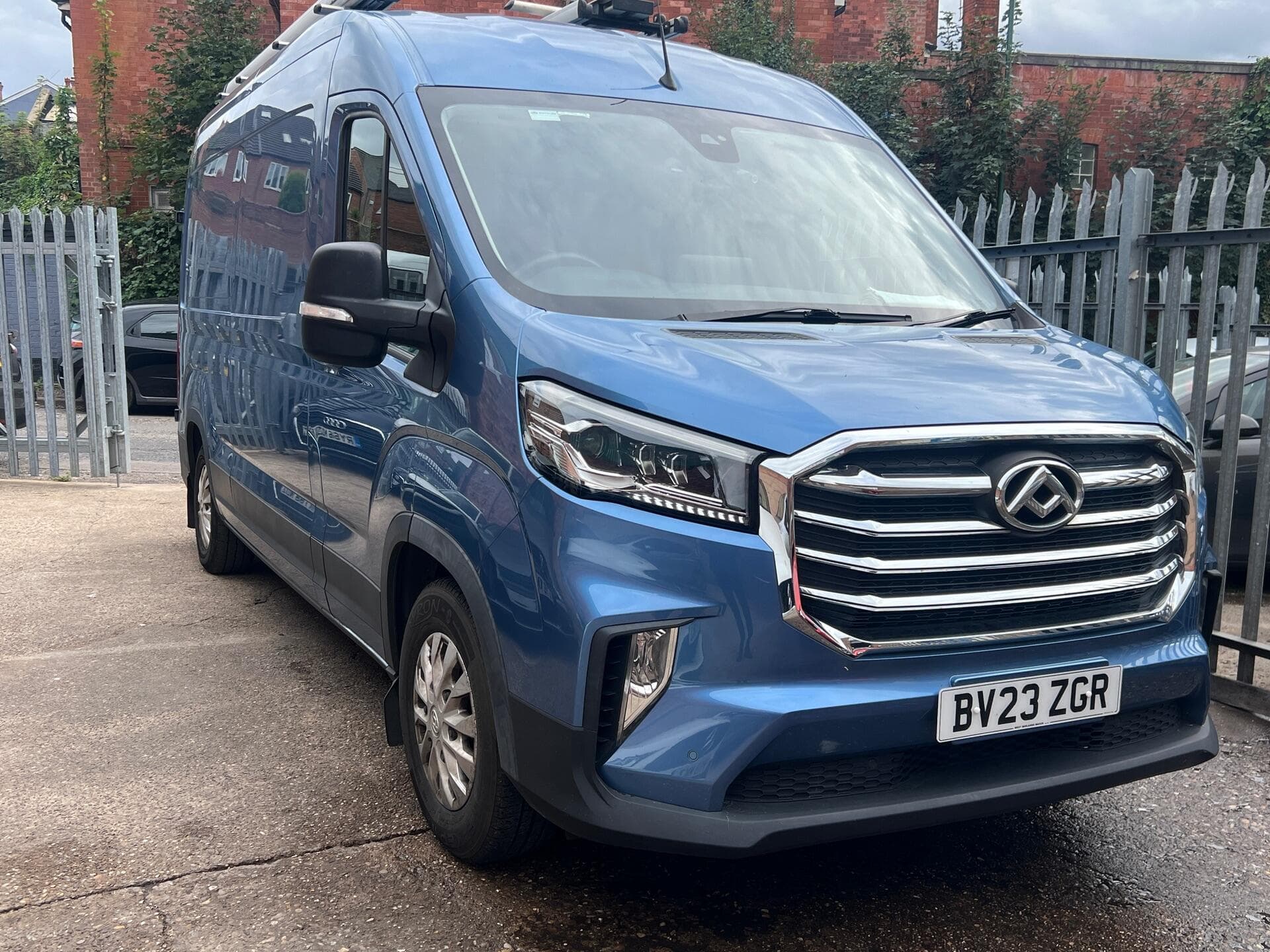 2023 MAXUS Deliver 9