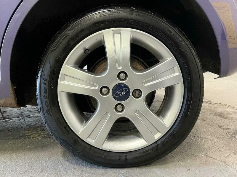 2009 Ford Fiesta - Image 13