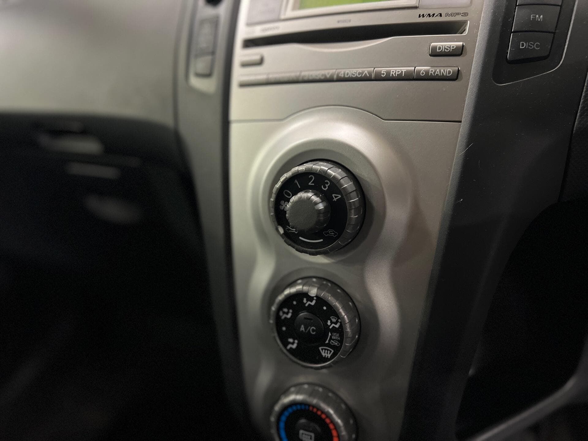 2008 Toyota Yaris - Image 30