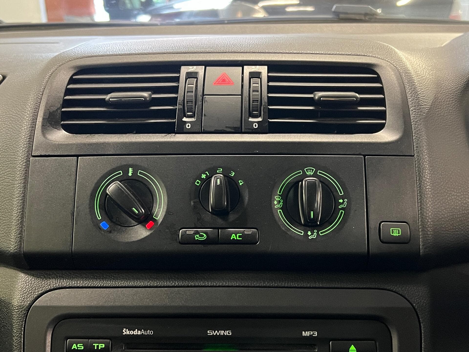 2012 Skoda Roomster - Image 32