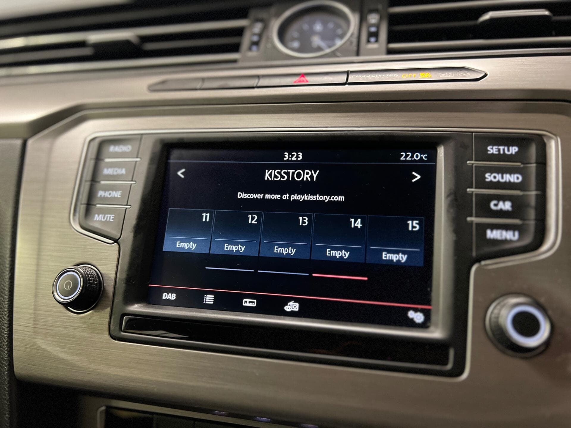 2015 Volkswagen Passat - Image 39