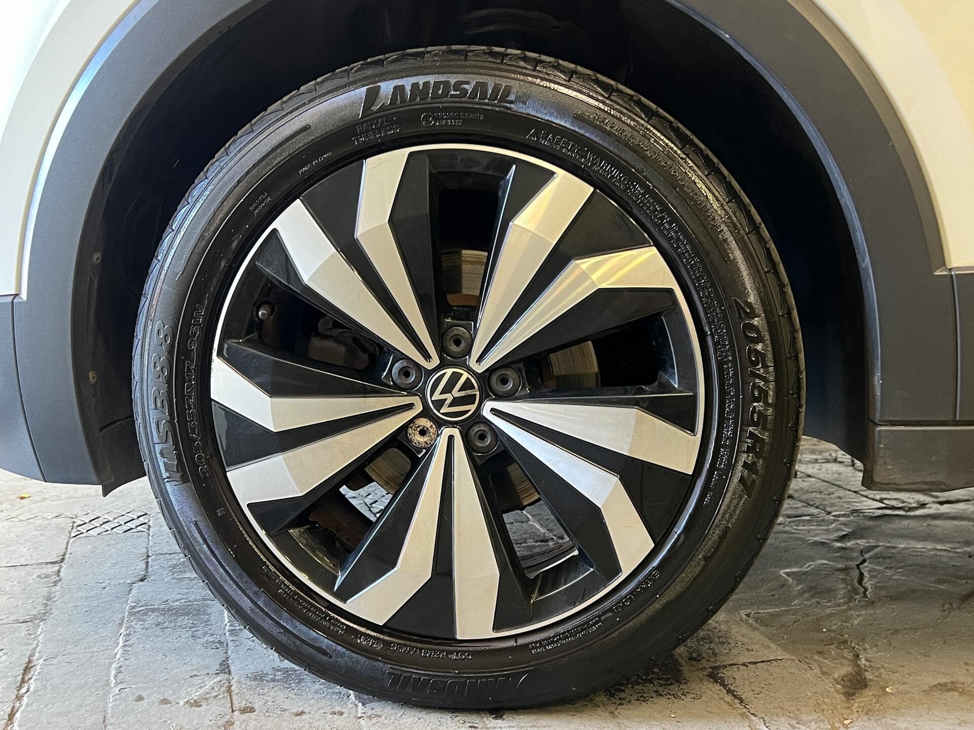 2022 Volkswagen T-Cross - Image 25