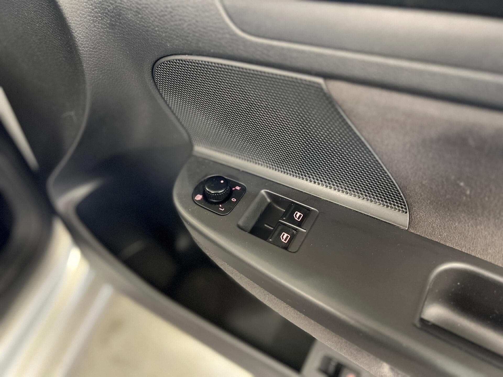 2008 Volkswagen Golf - Image 21