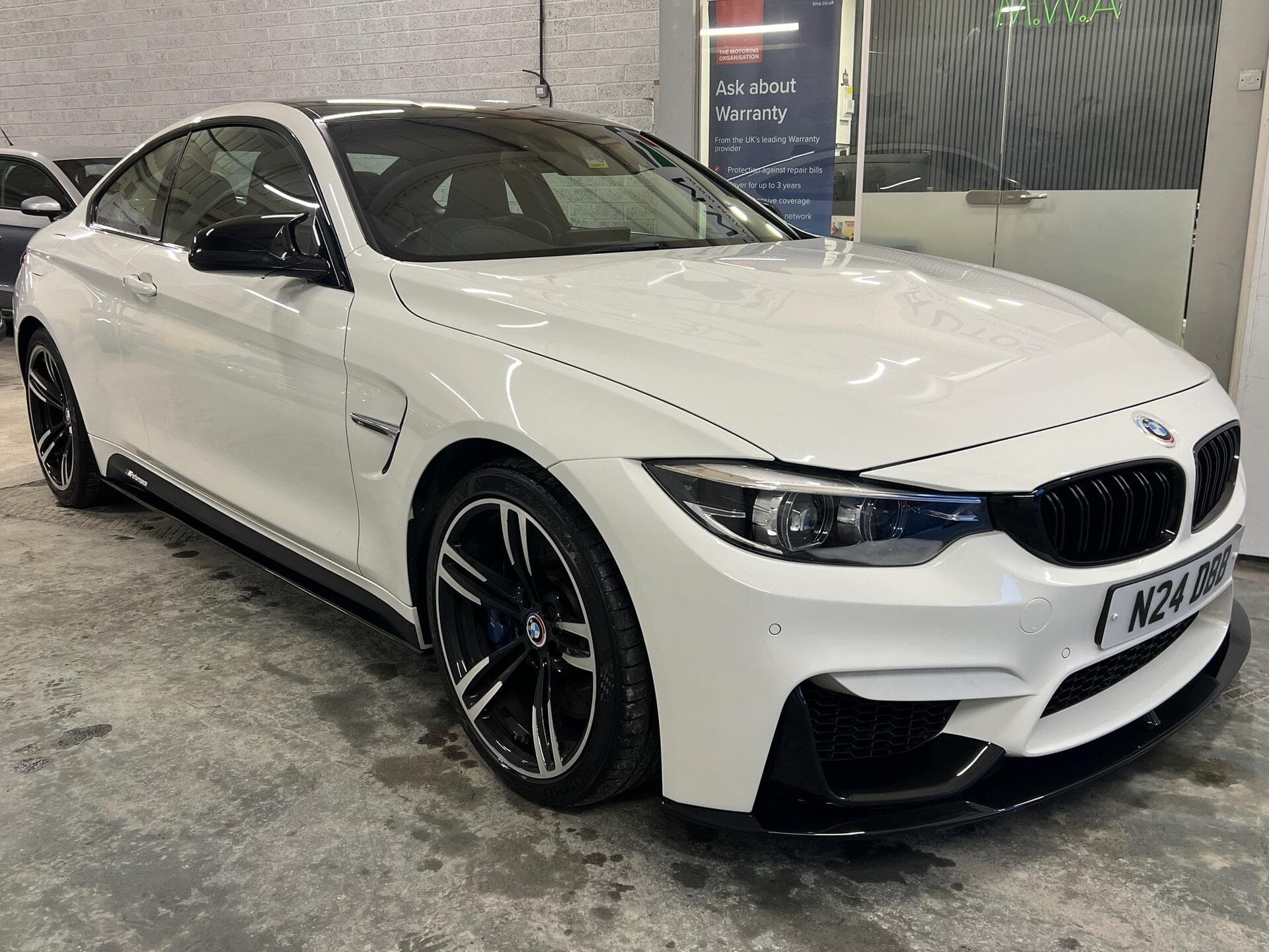 2017 BMW M4 - Image 4
