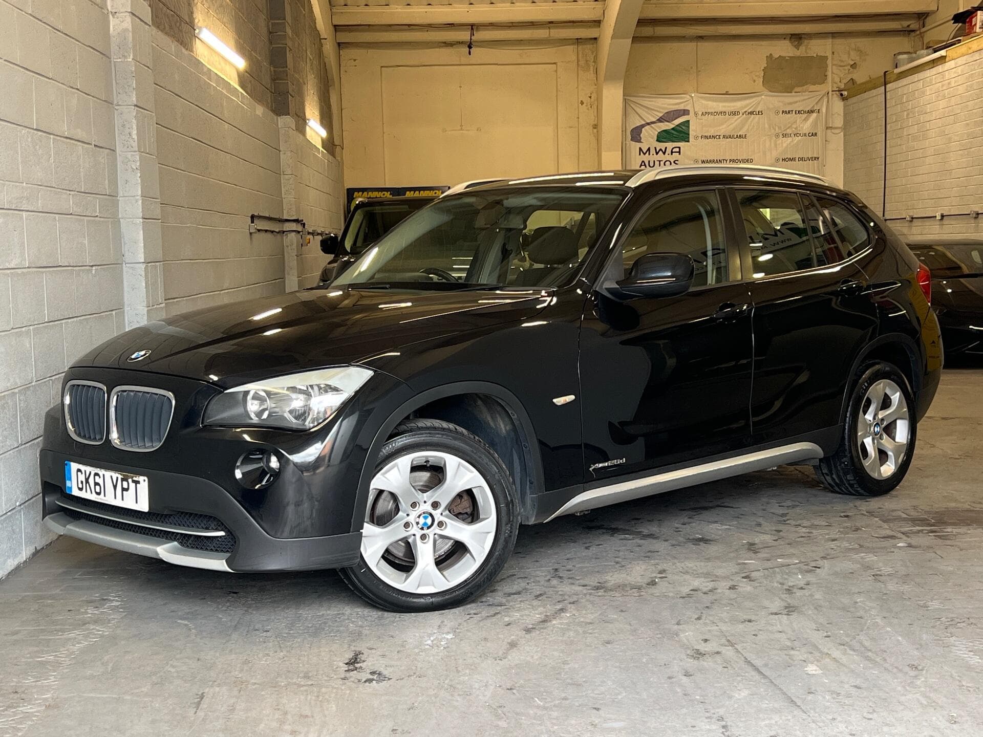 2011 BMW X1 - Image 3