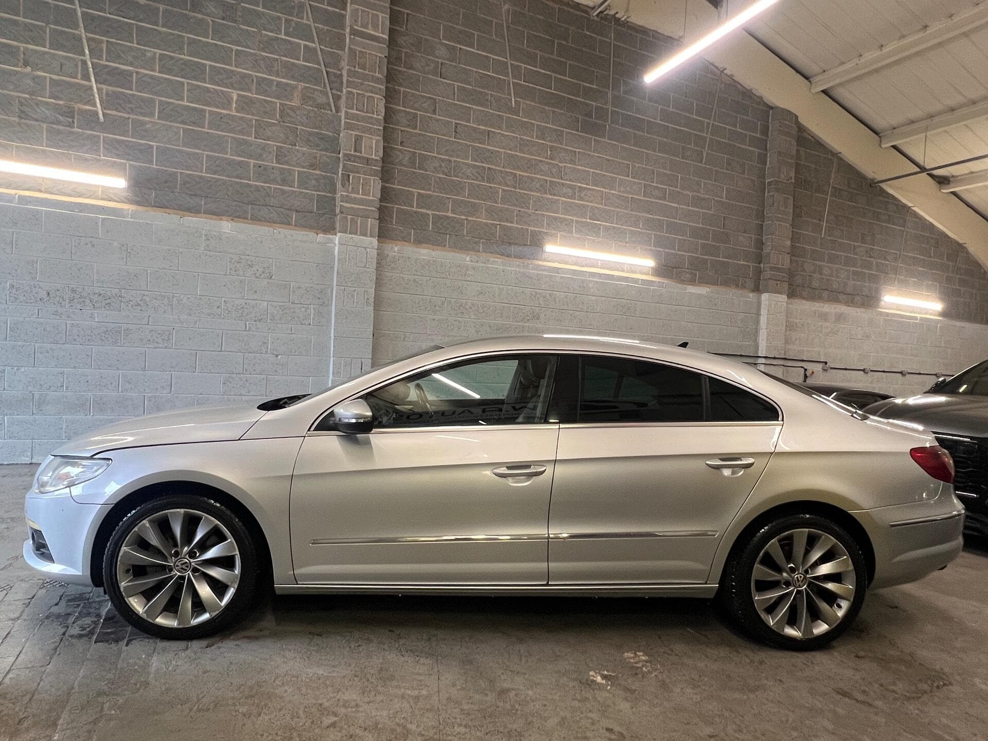 2012 Volkswagen CC - Image 9