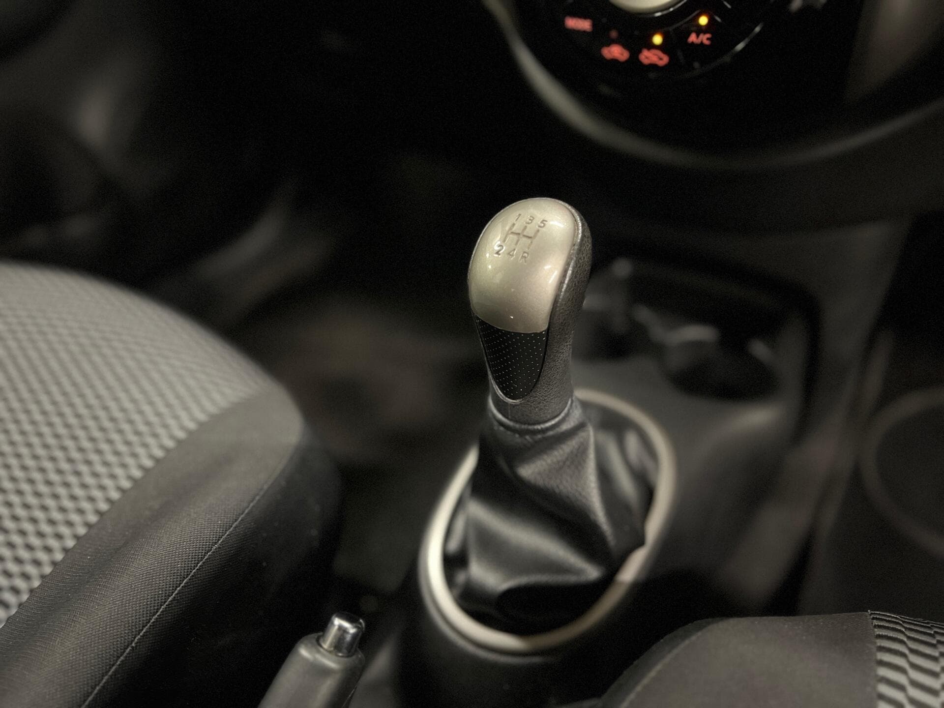 2013 Nissan Micra - Image 38