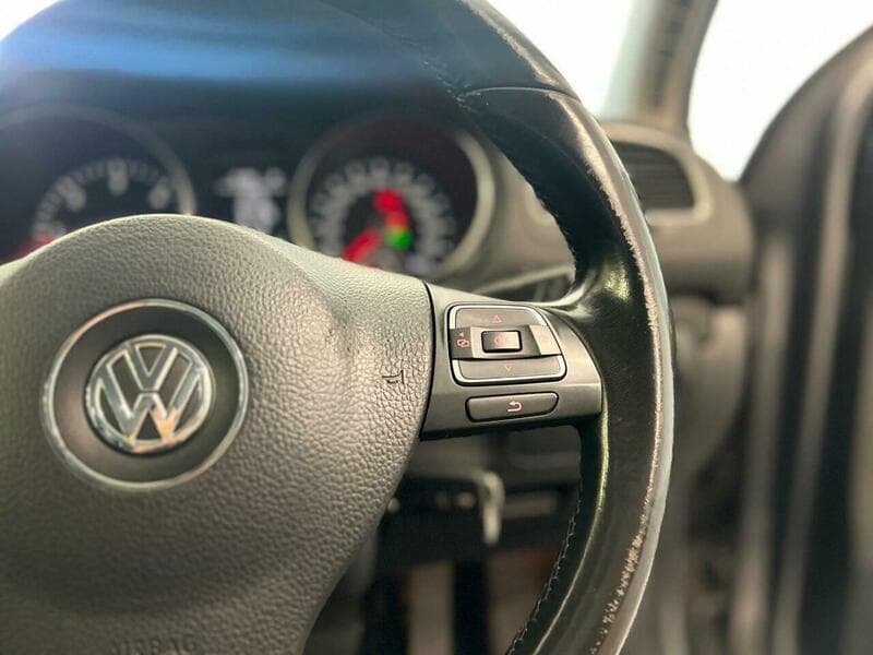 2011 Volkswagen Golf - Image 20