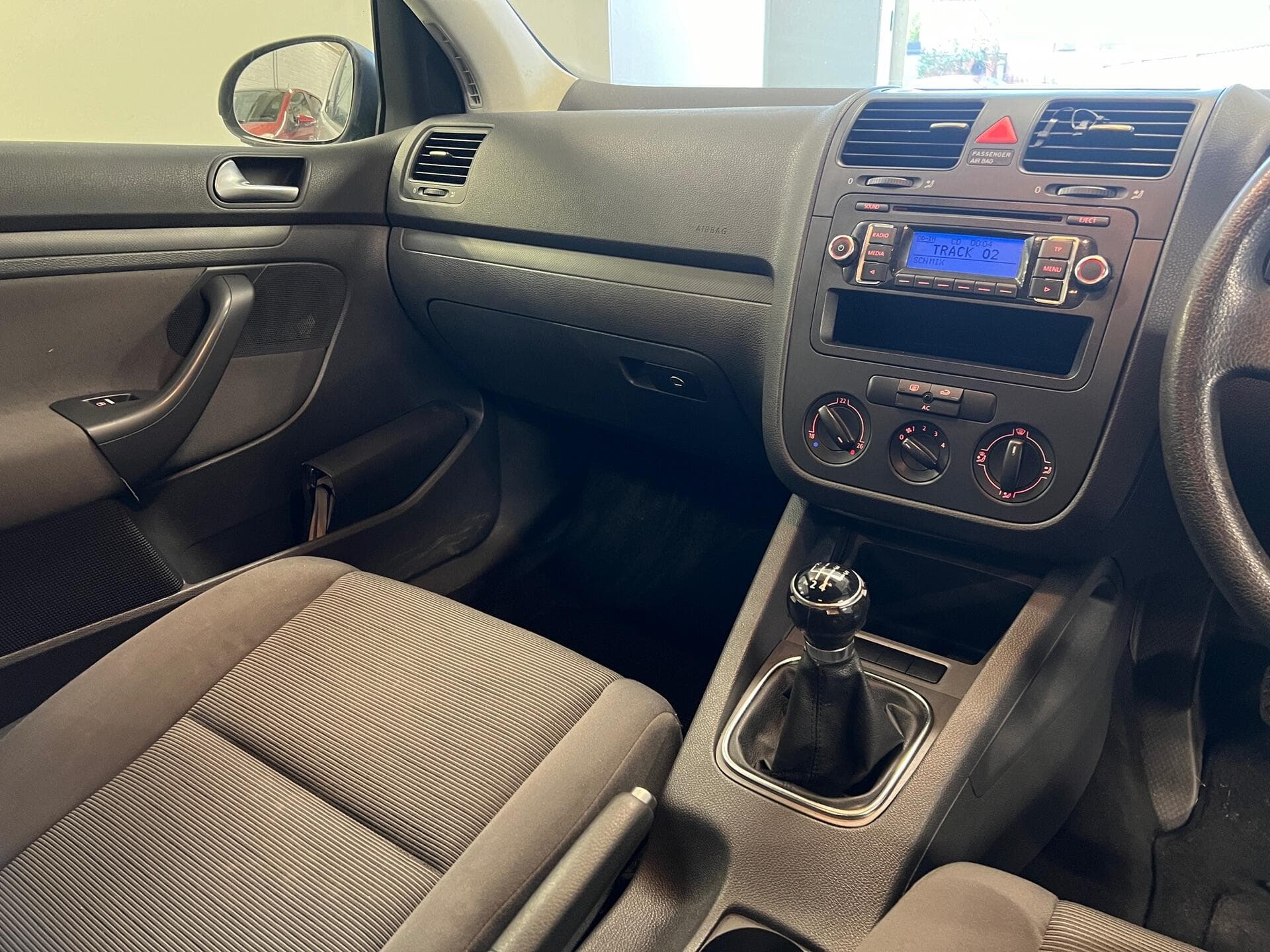 2008 Volkswagen Golf - Image 27