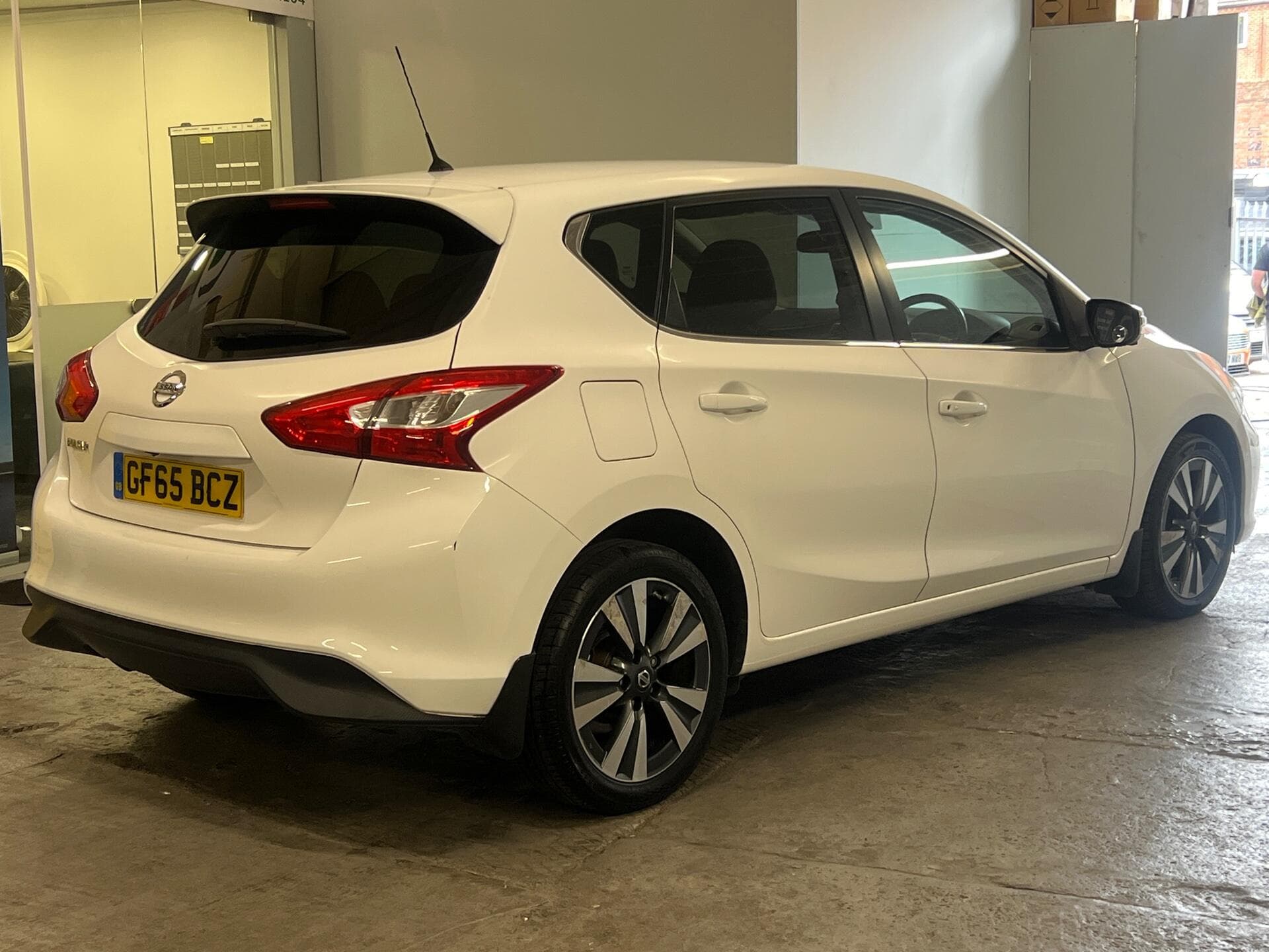 2015 Nissan Pulsar - Image 7