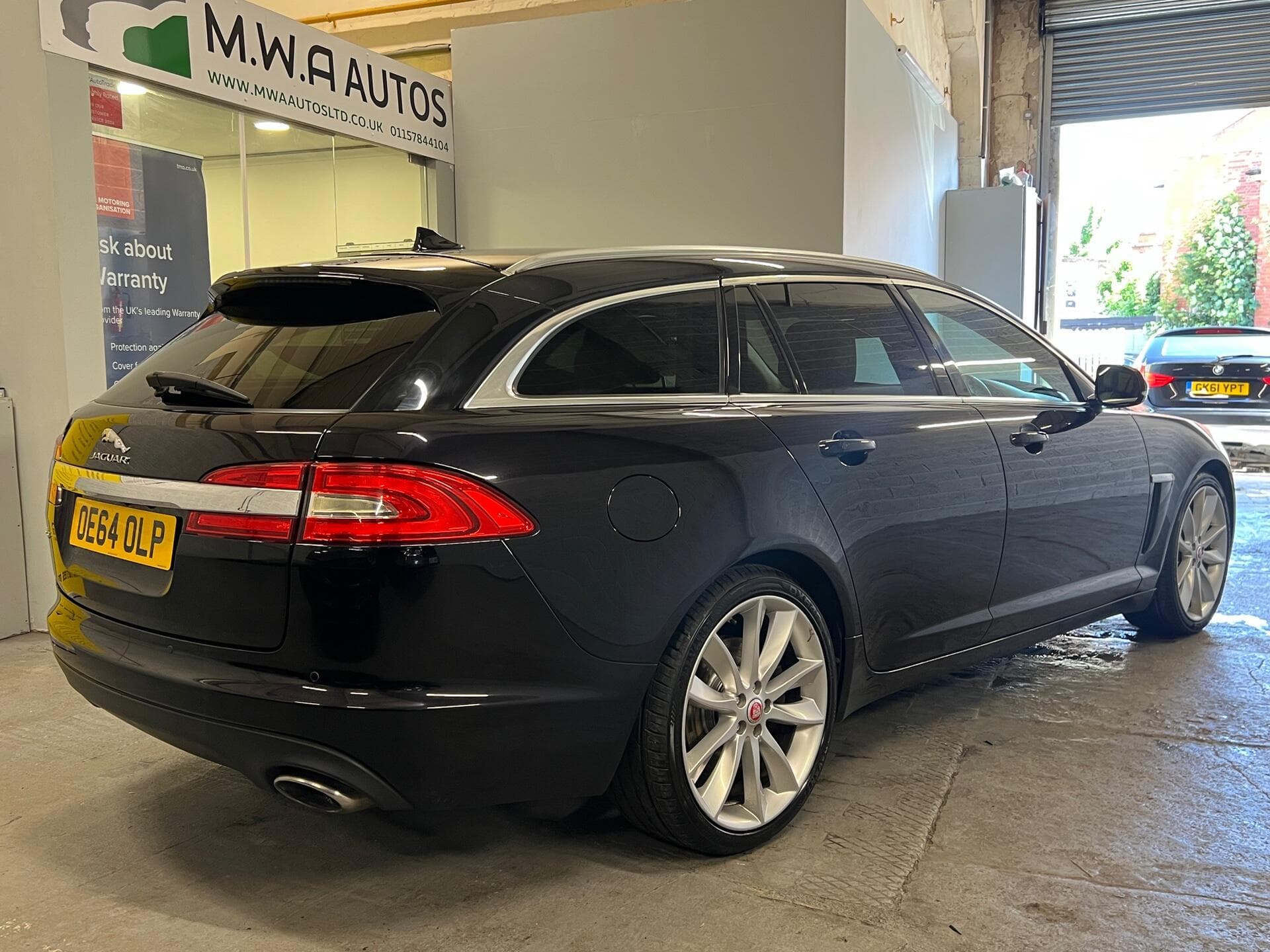 2014 Jaguar XF - Image 12
