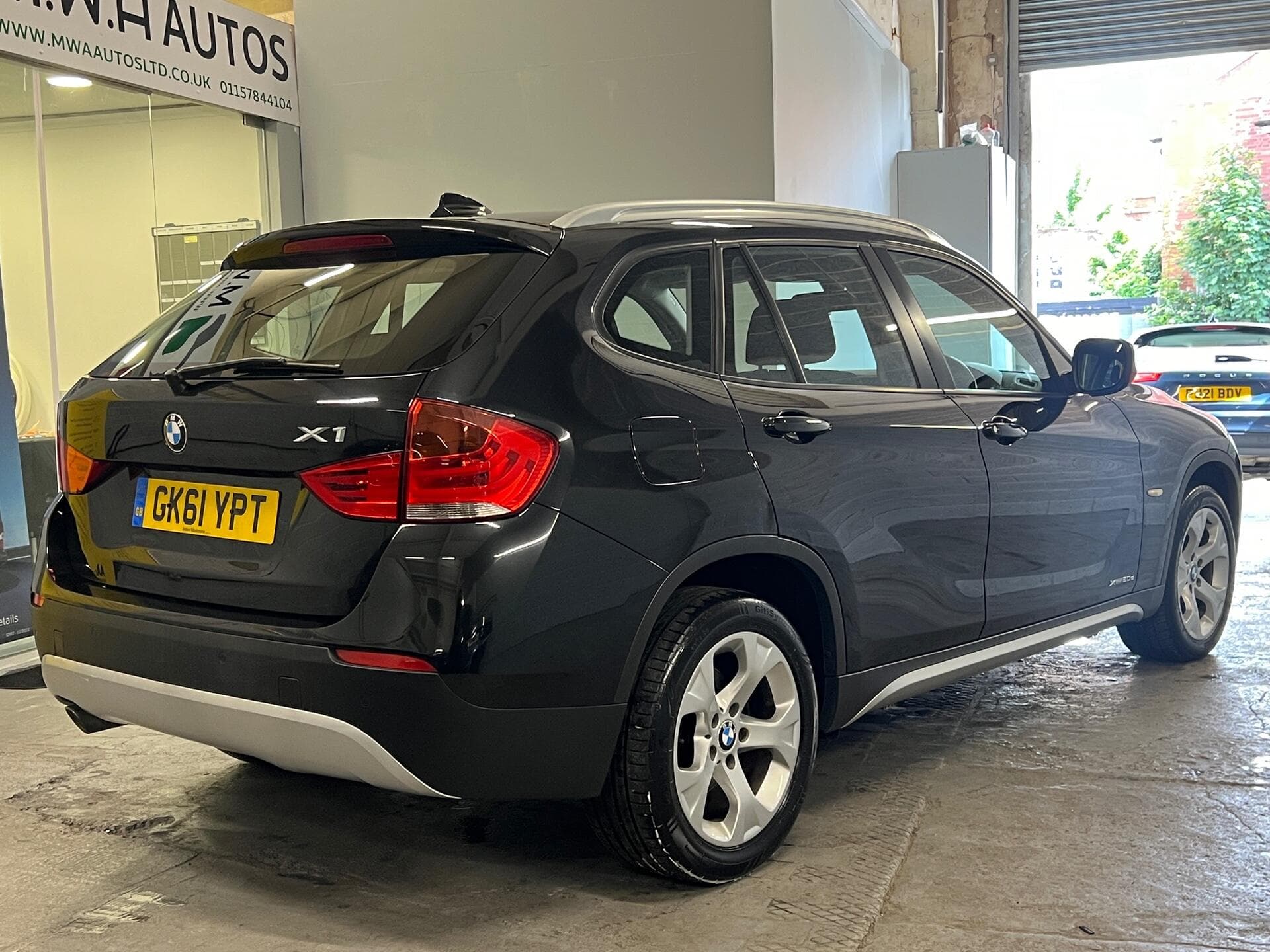 2011 BMW X1 - Image 4