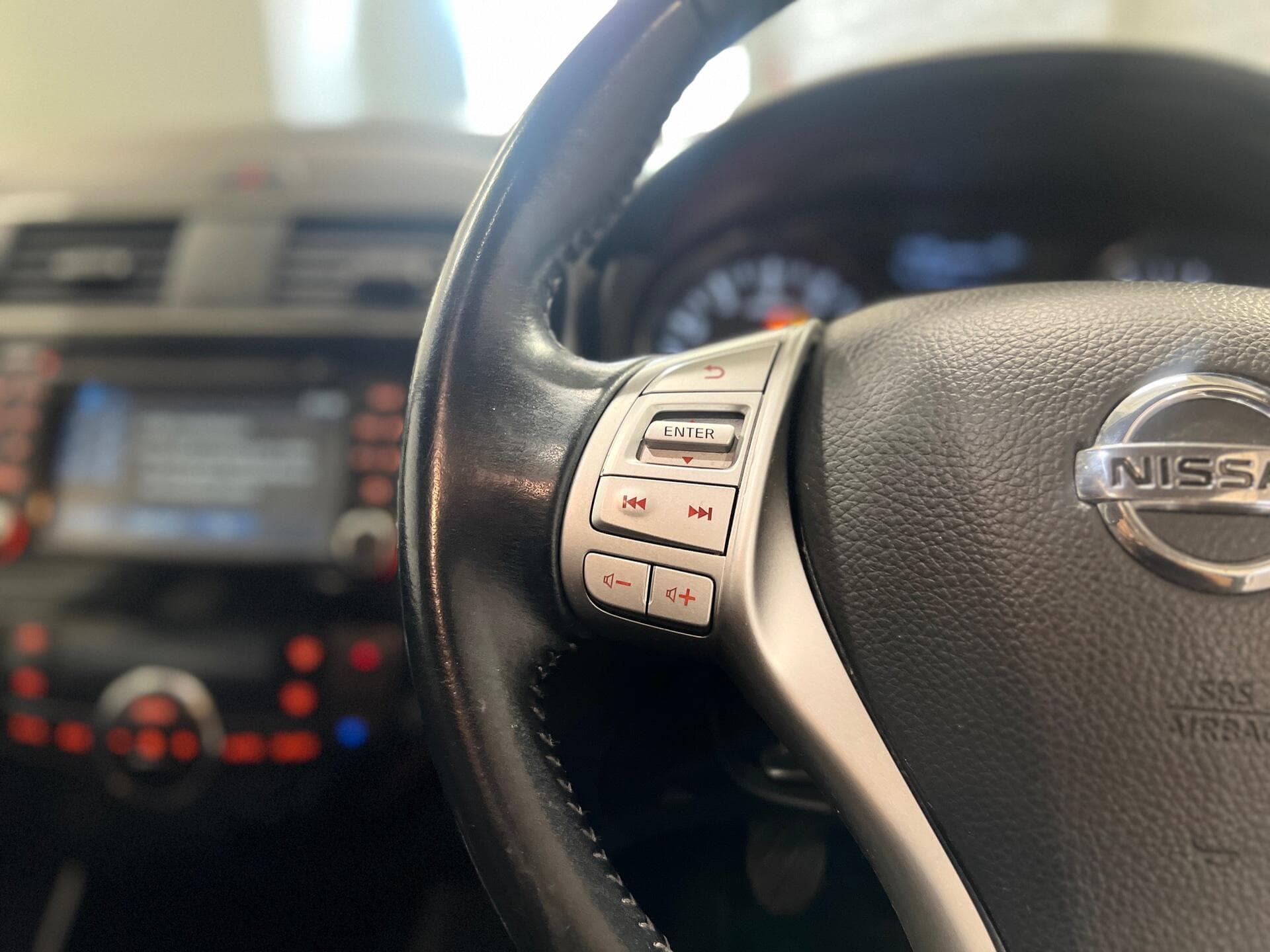 2015 Nissan Pulsar - Image 25