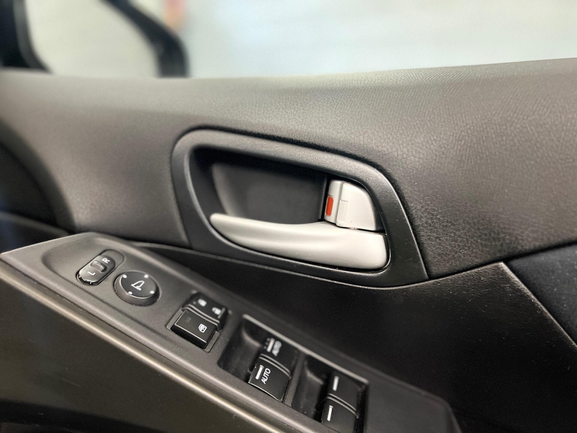 2015 Honda Civic - Image 27