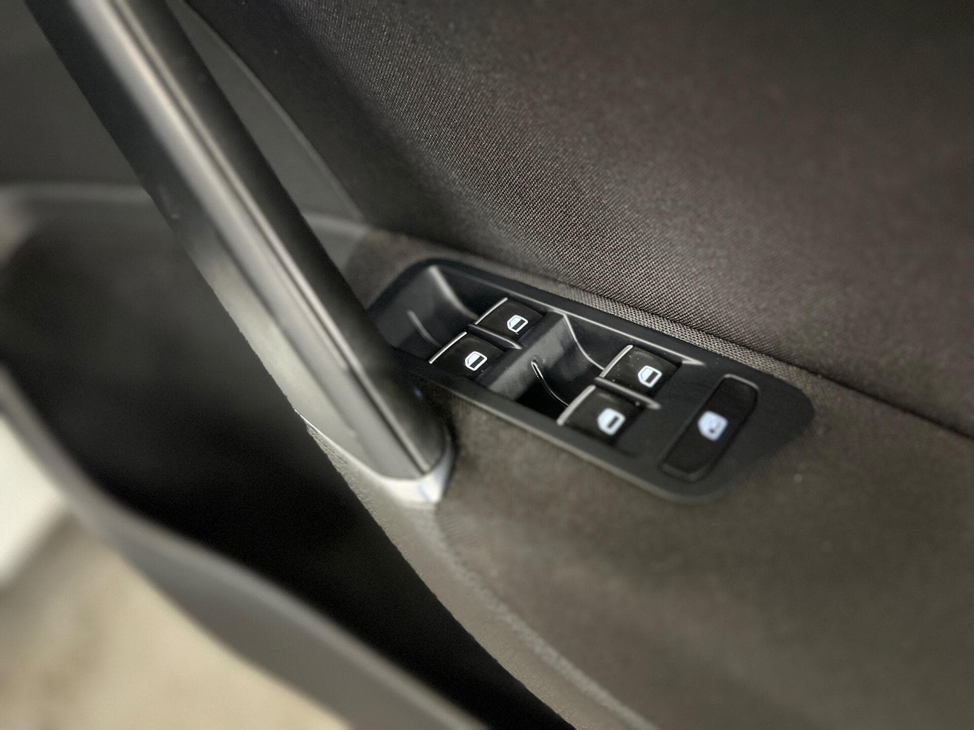 2013 Volkswagen Golf - Image 31
