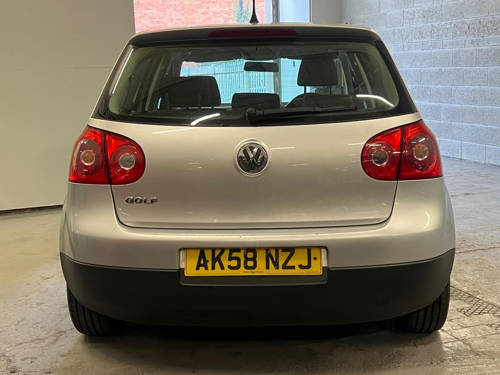 2008 Volkswagen Golf - Image 9