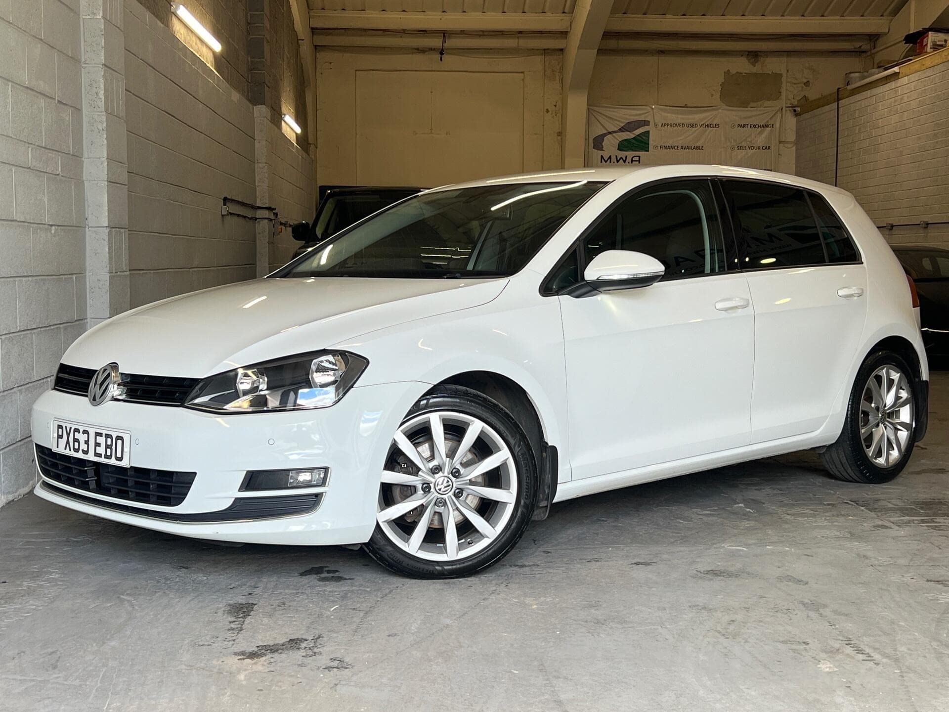 2013 Volkswagen Golf - Image 3