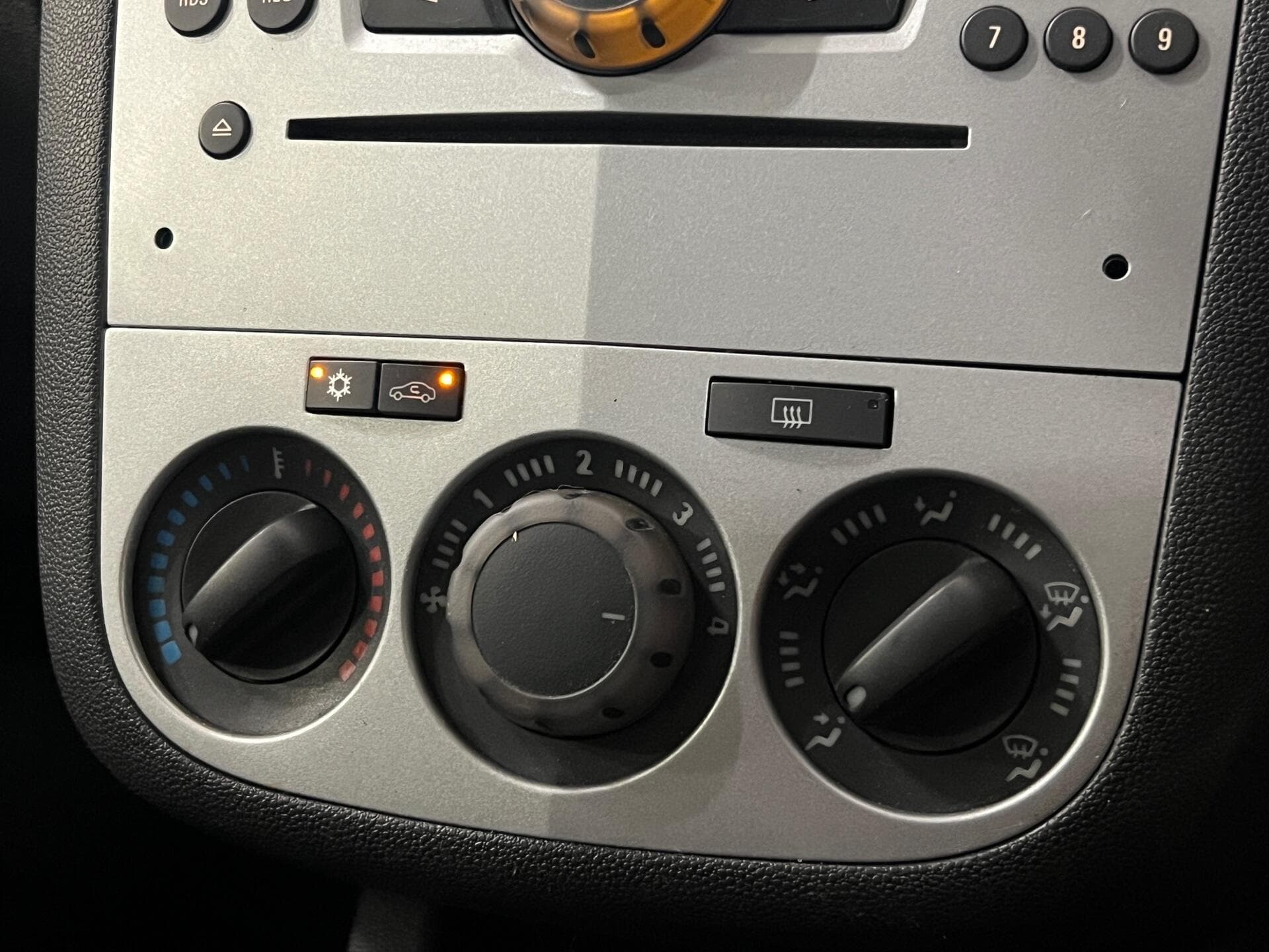 2007 Vauxhall Corsa - Image 30
