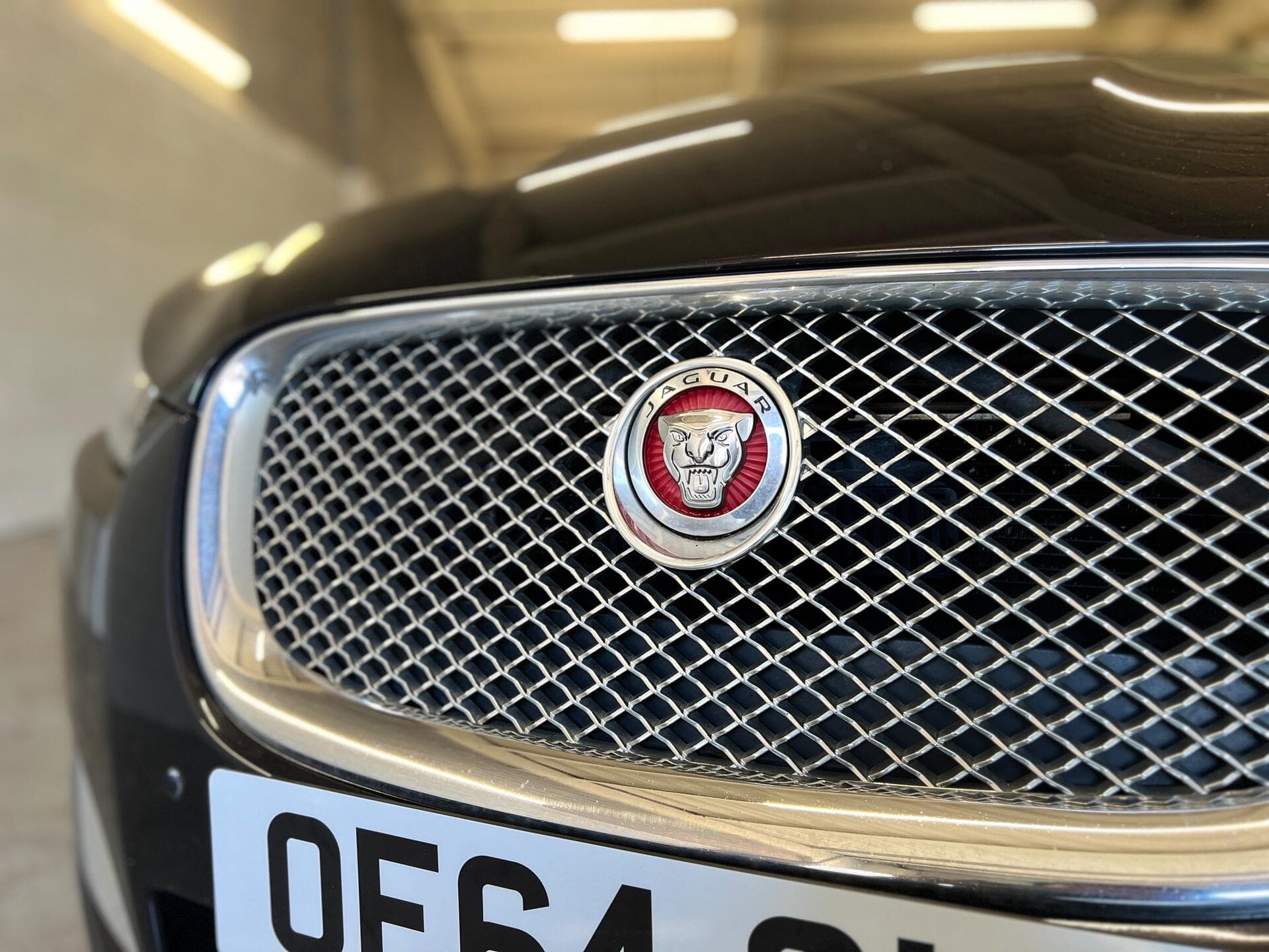 2014 Jaguar XF - Image 20