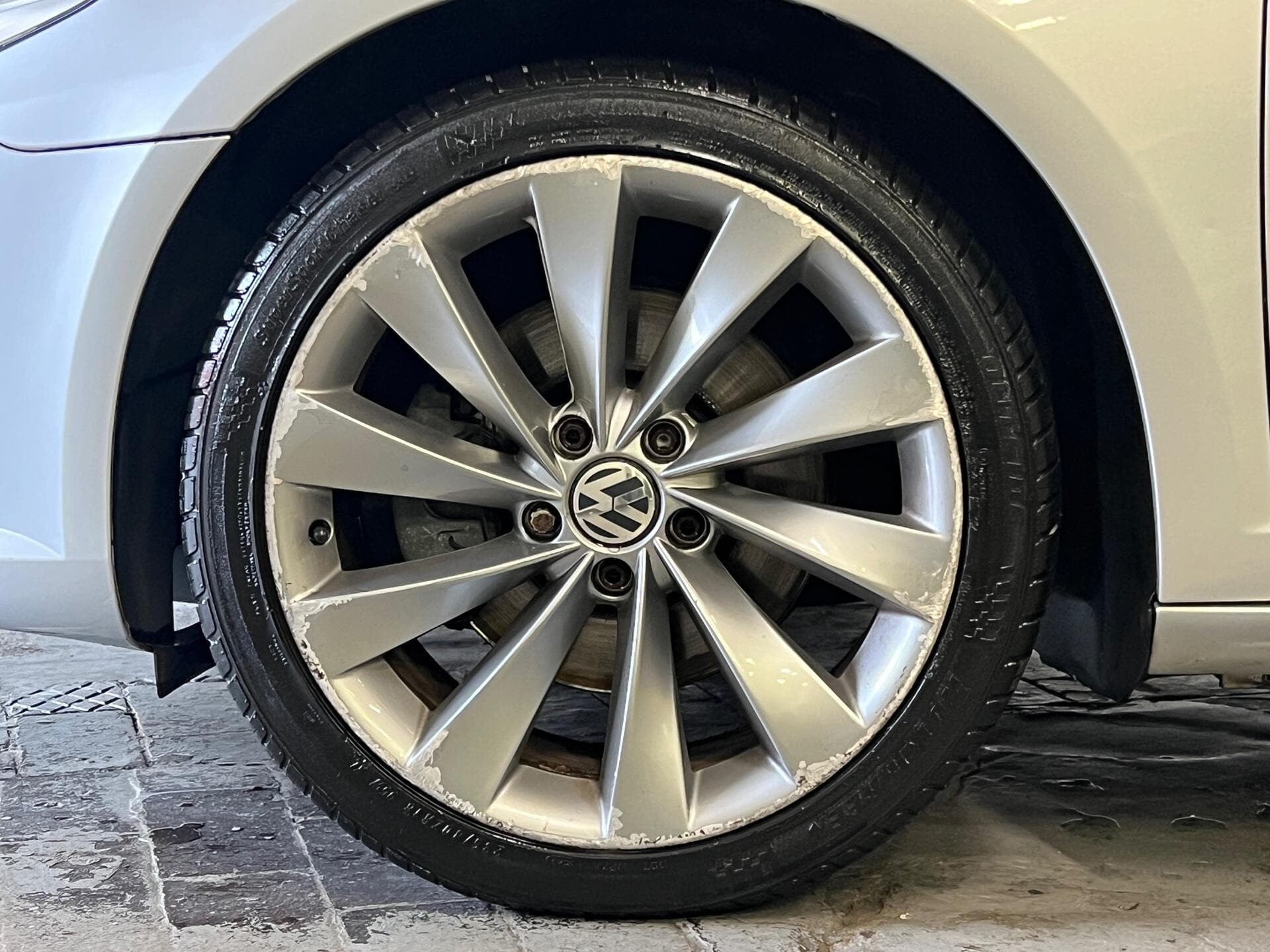2012 Volkswagen CC - Image 15
