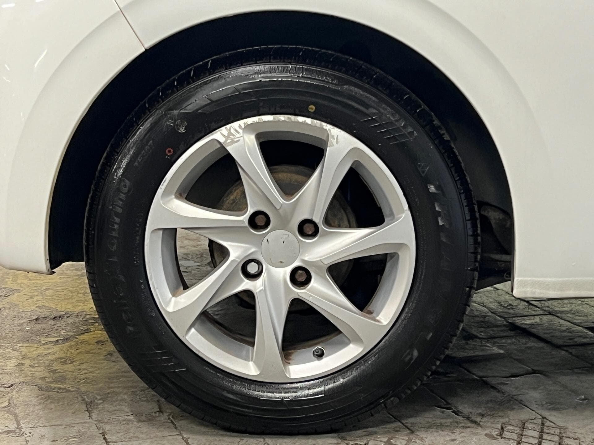 2013 Peugeot 208 - Image 15