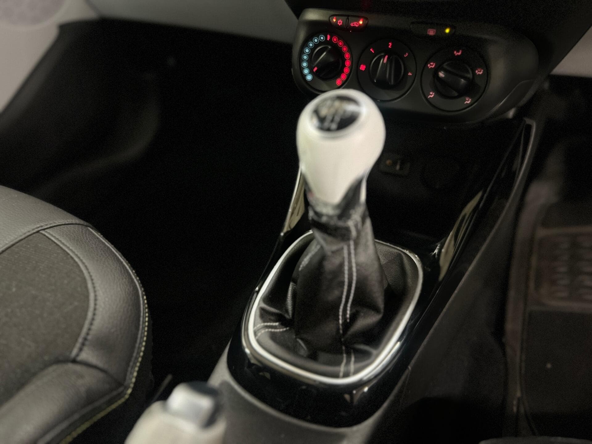 2015 Vauxhall ADAM - Image 43