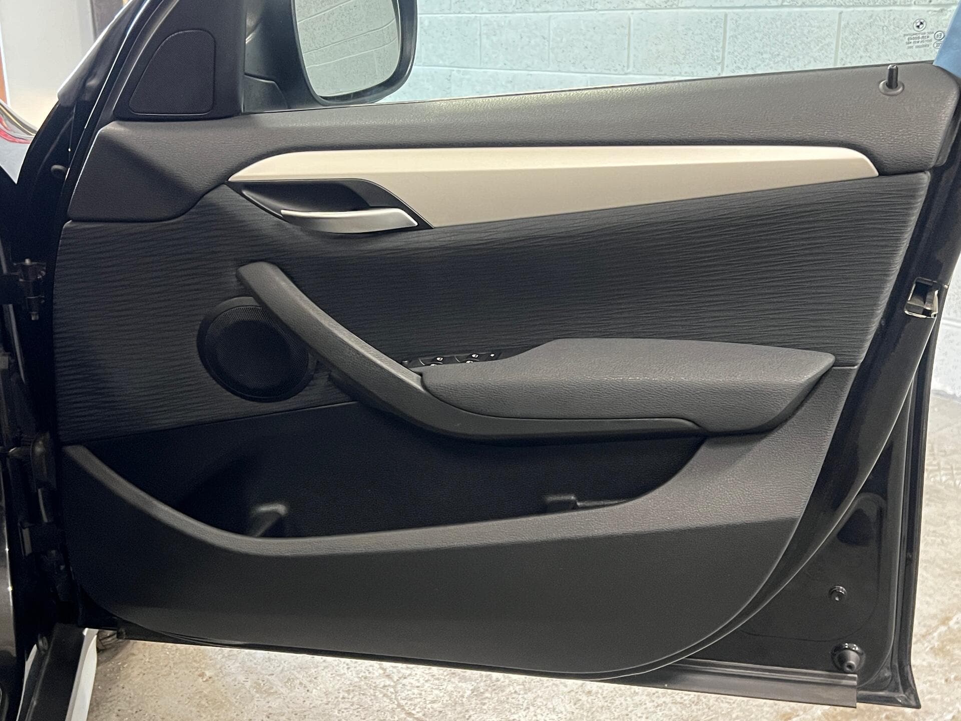 2011 BMW X1 - Image 26
