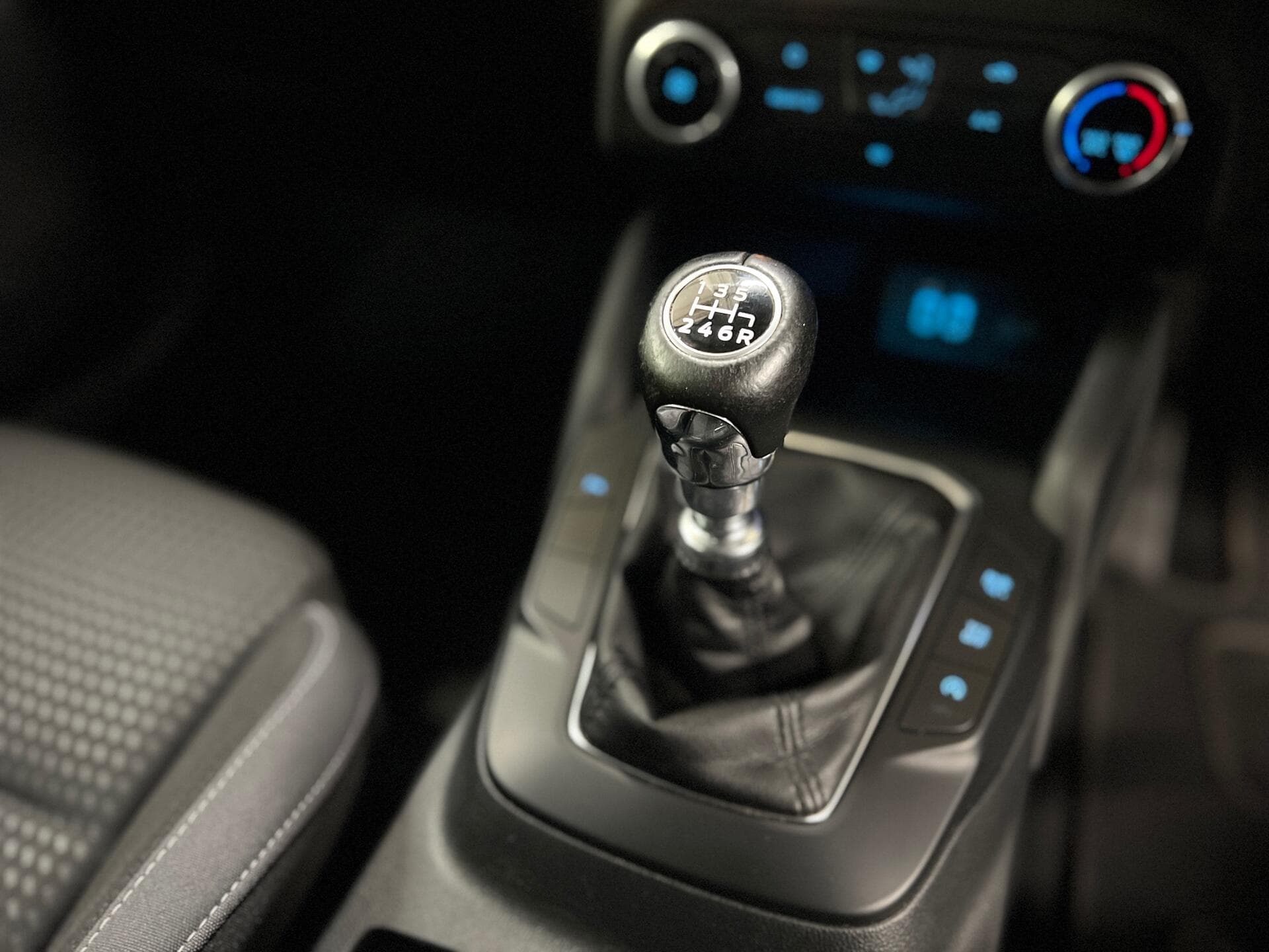 2021 Ford Focus - Image 19