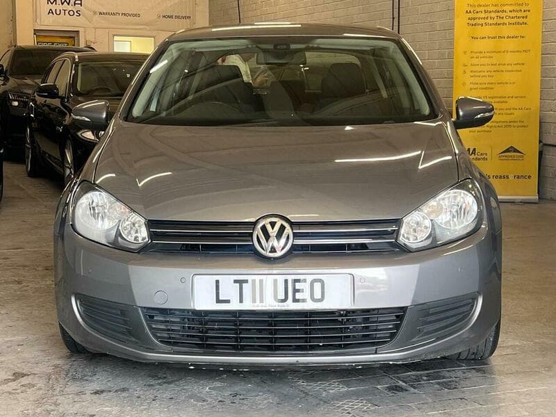 2011 Volkswagen Golf - Image 2