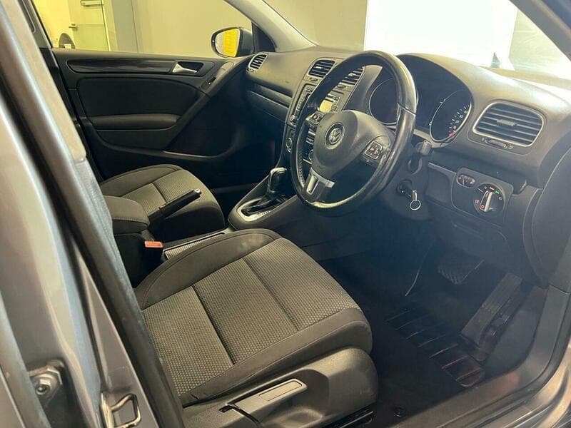 2011 Volkswagen Golf - Image 15