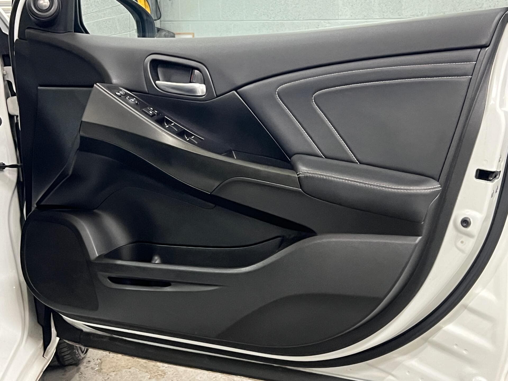 2015 Honda Civic - Image 27