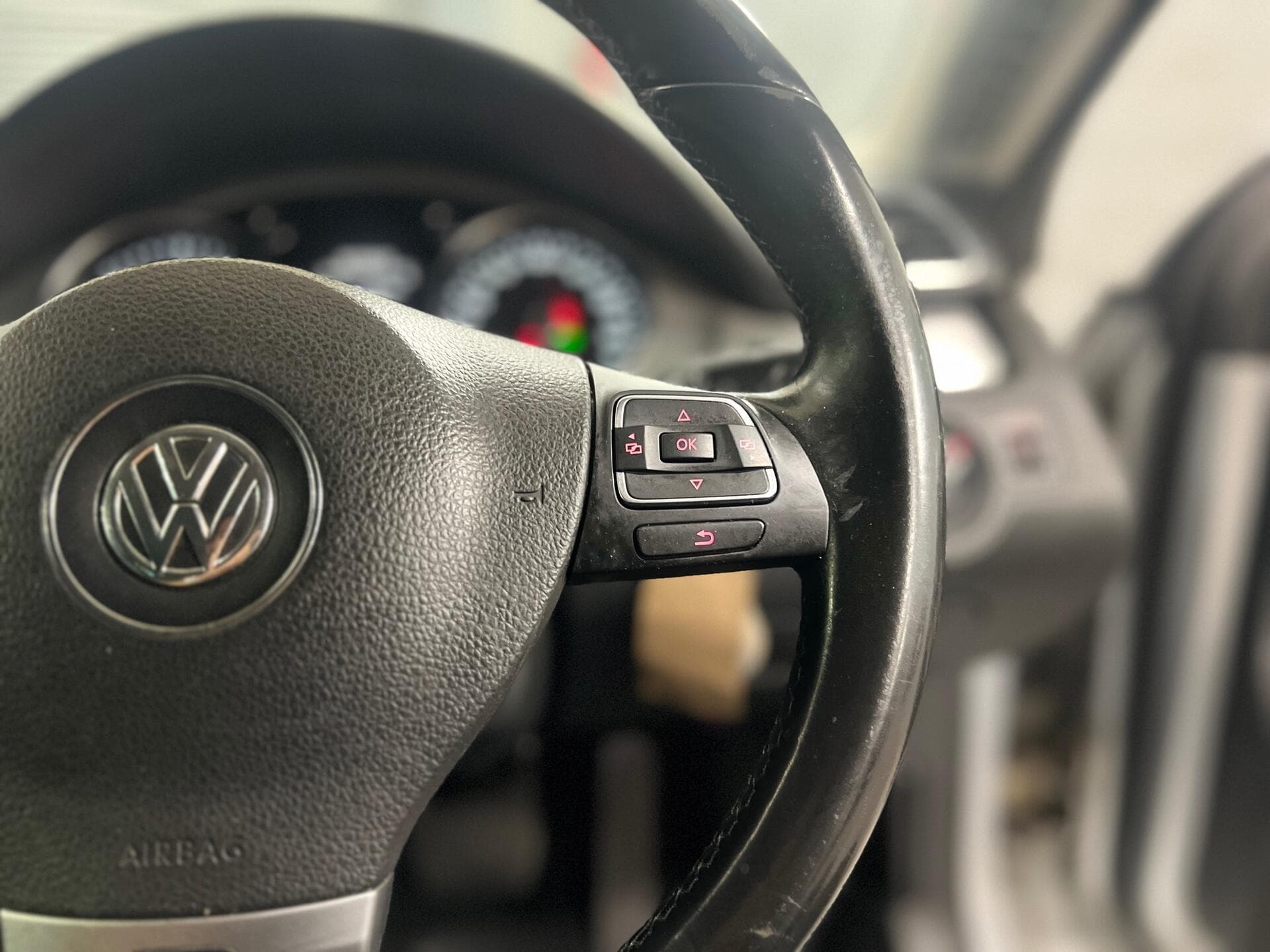 2012 Volkswagen CC - Image 28