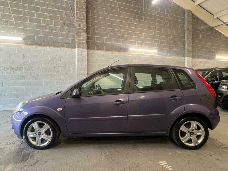 2009 Ford Fiesta - Image 11
