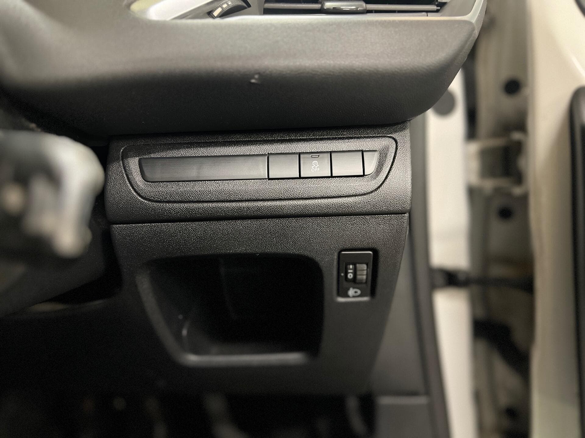 2013 Peugeot 208 - Image 31